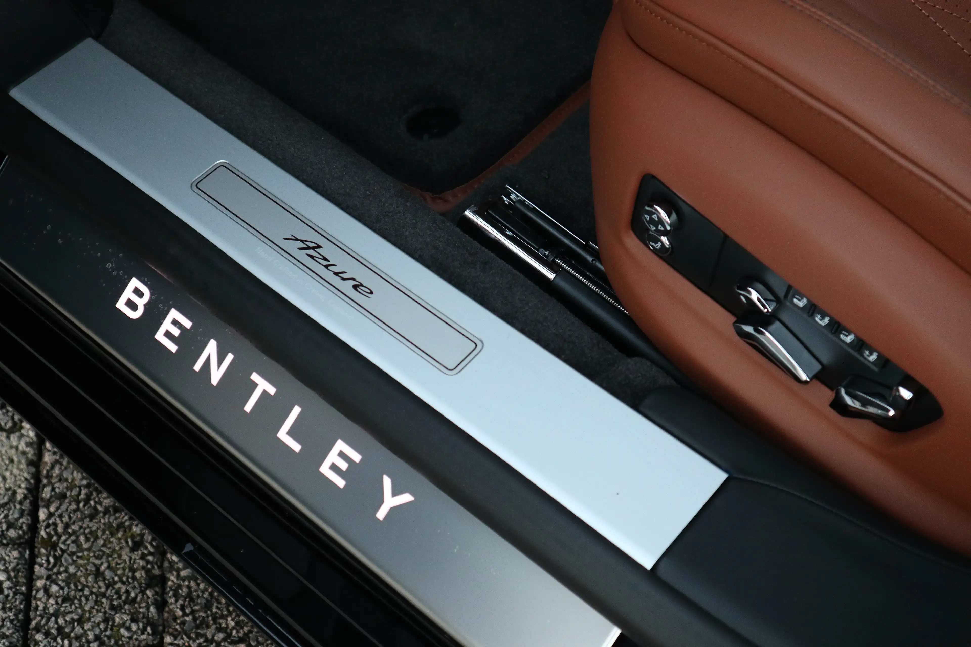 Bentley Flying Spur V8 Hybrid Azure *Rotating*22"* — photo 13