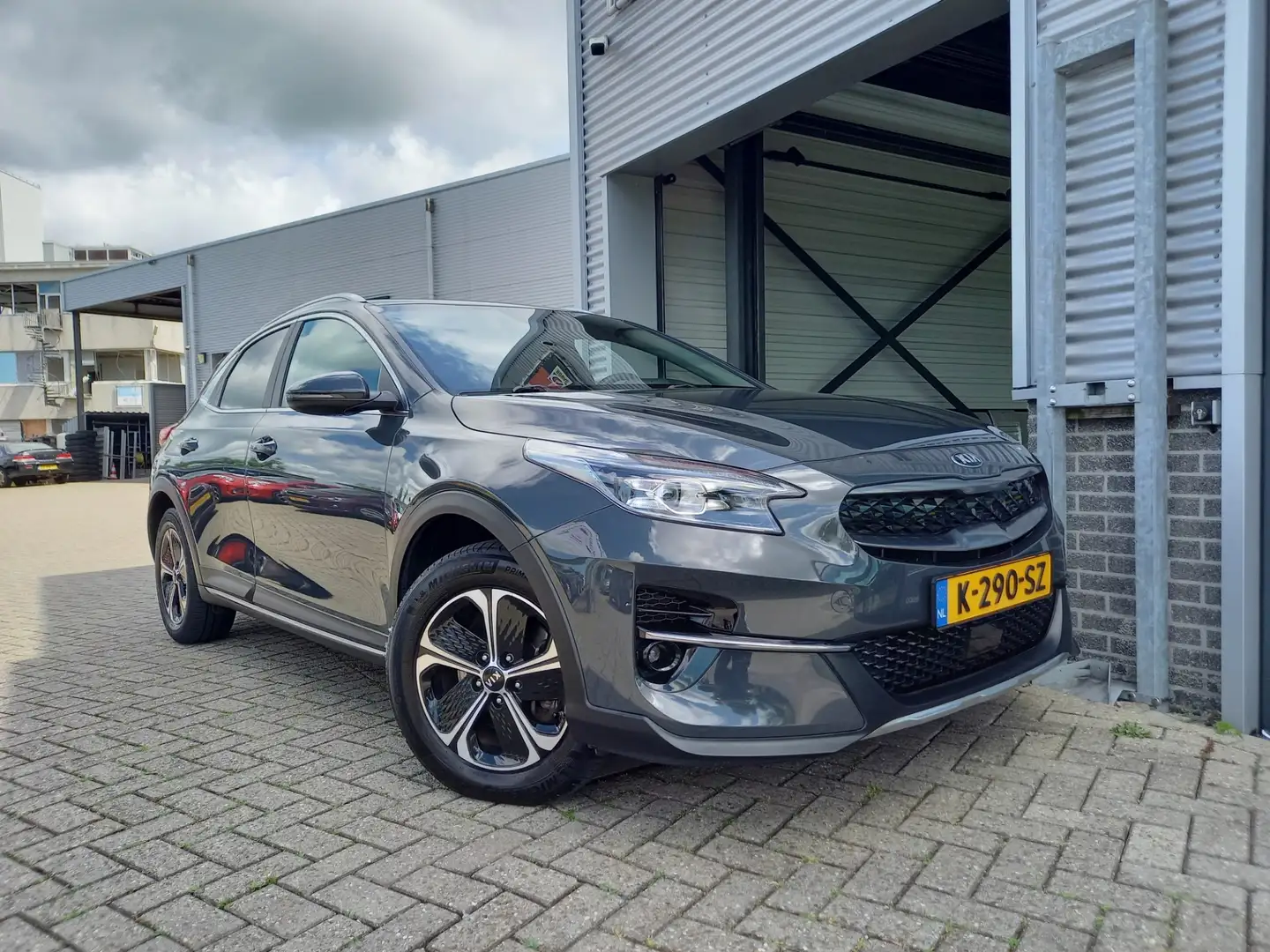 Kia XCeed 1.6 GDi PHEV DynamicPlusLine - TREKHAAK - CAMERA - Grijs - 2