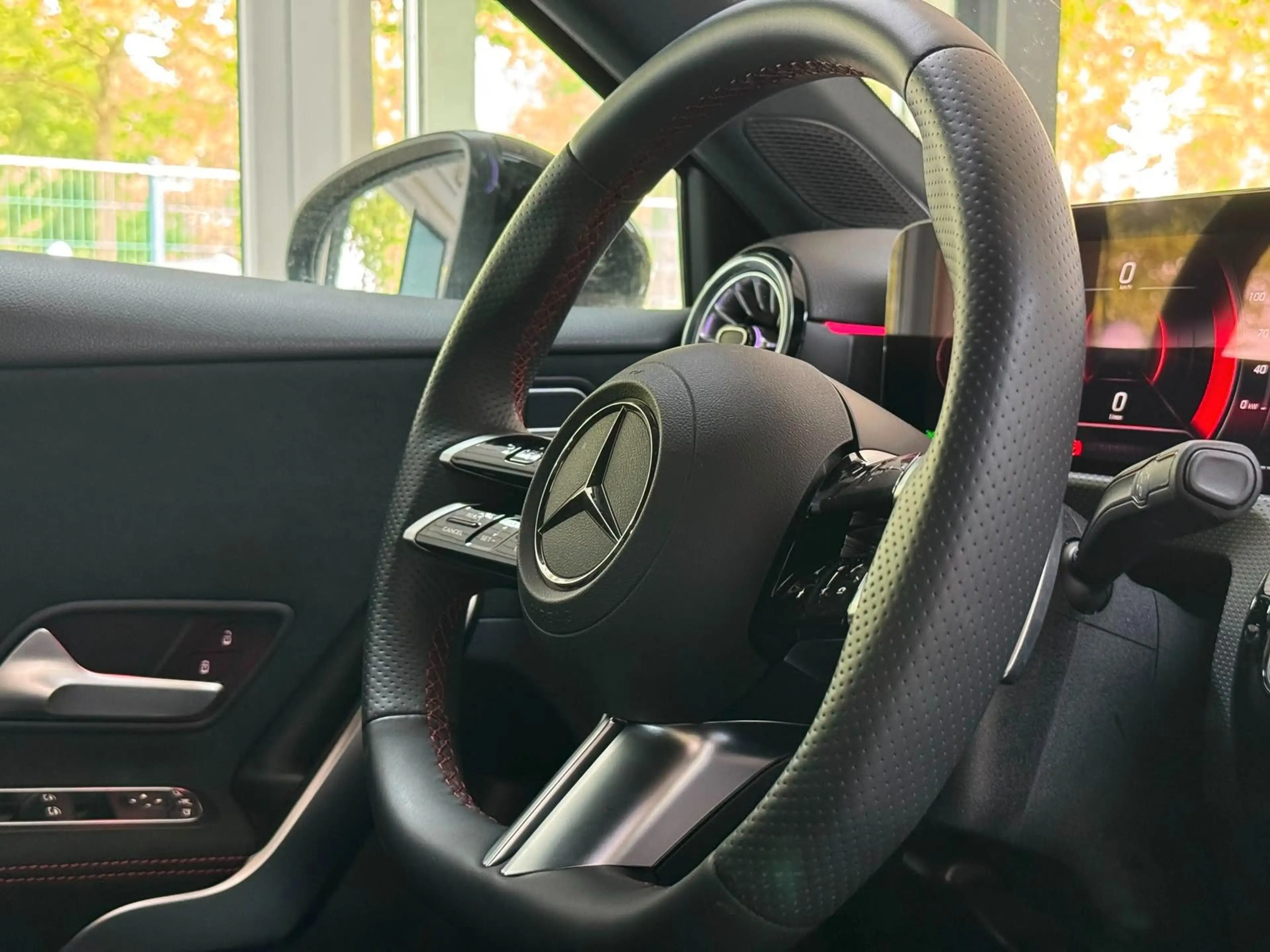 Mercedes-Benz A 180 AMG*WENIG-KM*Advanced Plus*MBUX* — photo 31