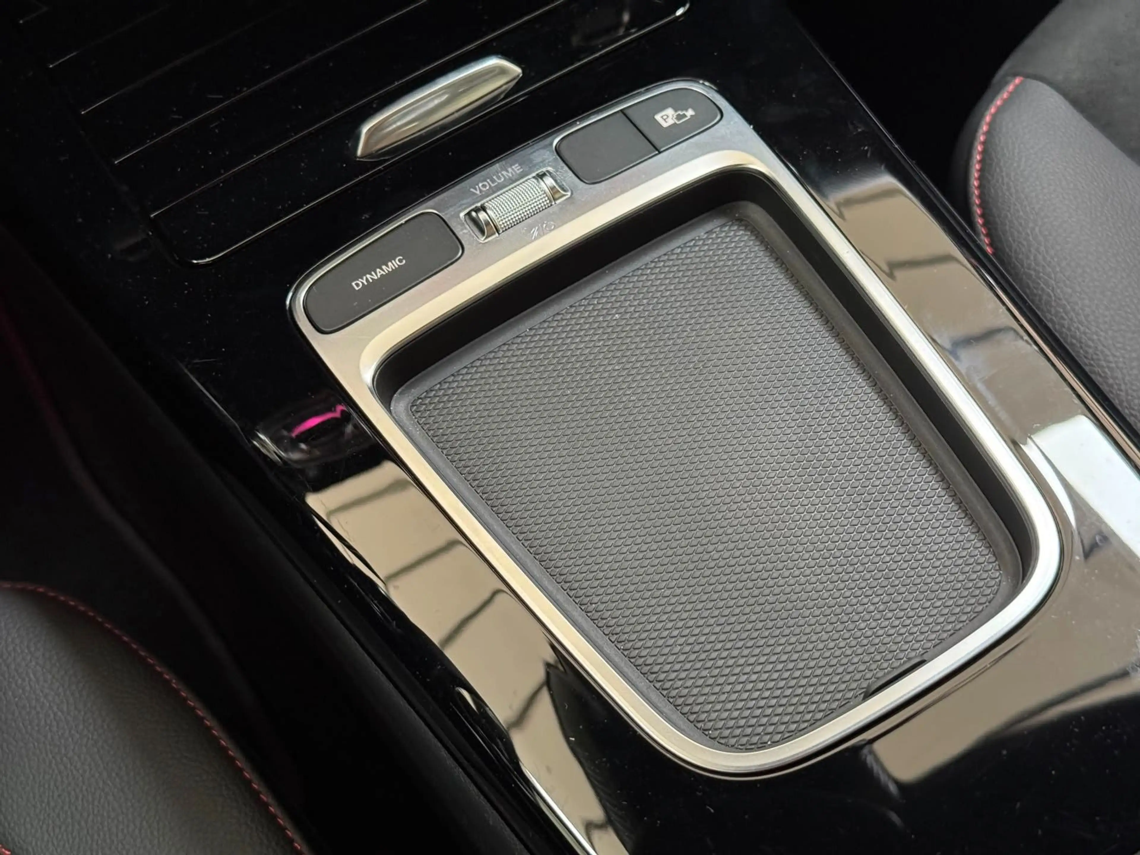 Mercedes-Benz A 180 AMG*WENIG-KM*Advanced Plus*MBUX* — photo 30