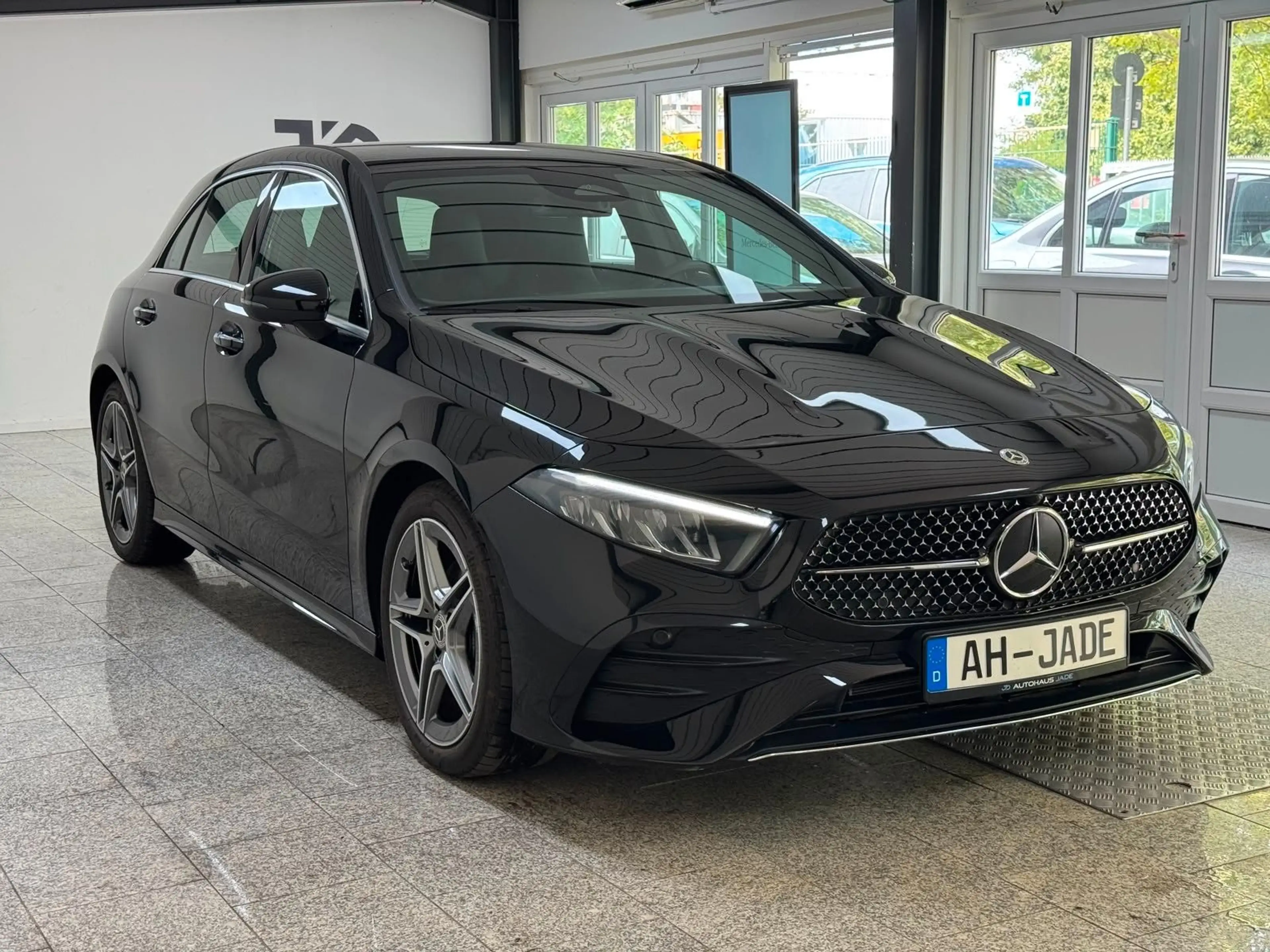 Mercedes-Benz A 180 AMG*WENIG-KM*Advanced Plus*MBUX* — photo 4