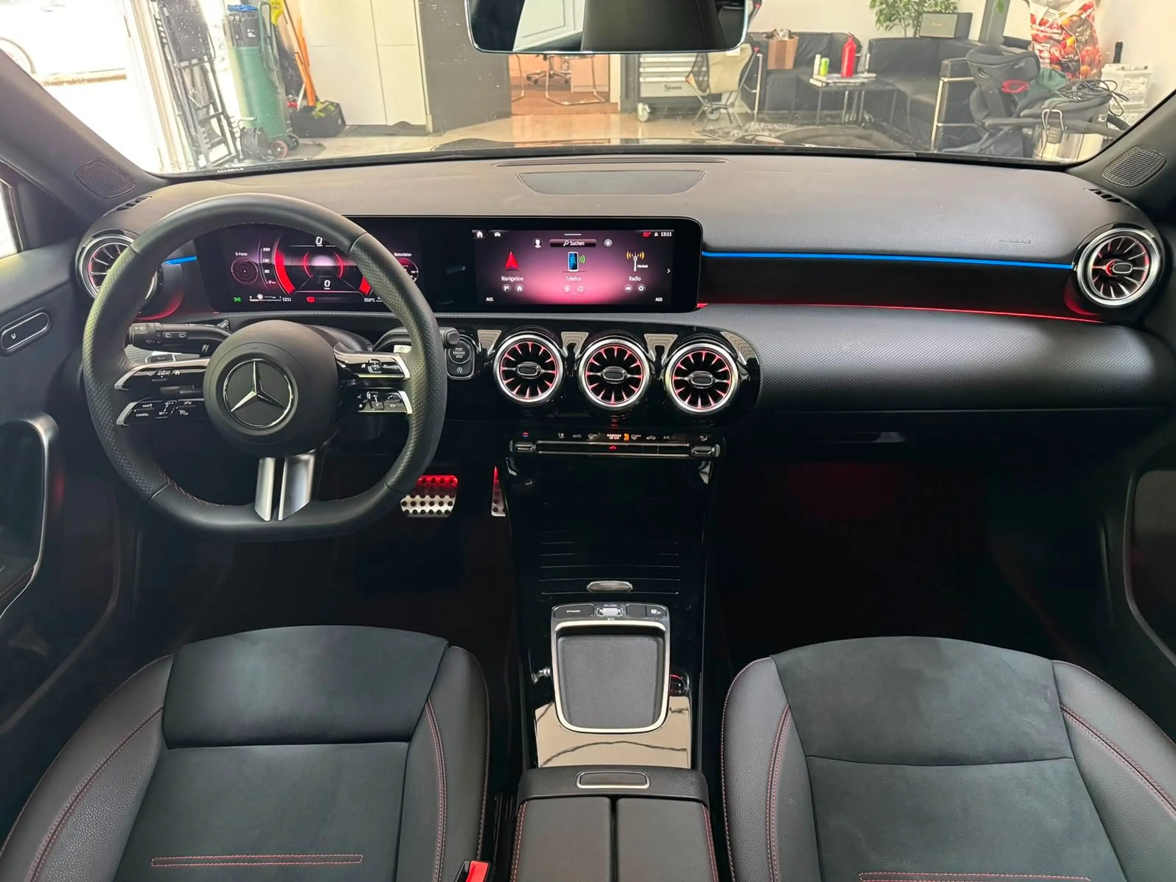 Mercedes-Benz A 180 AMG*WENIG-KM*Advanced Plus*MBUX* — photo 25