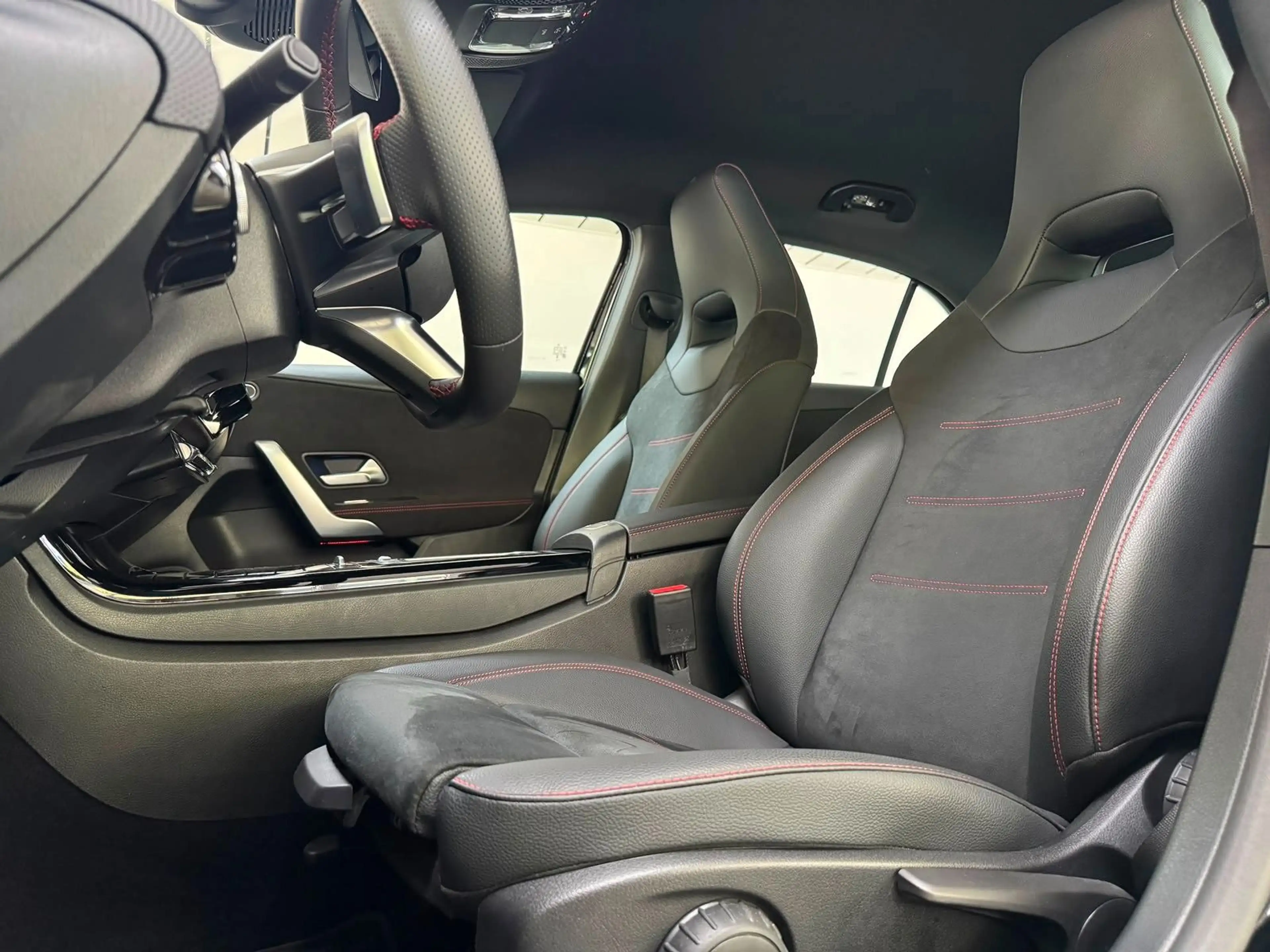 Mercedes-Benz A 180 AMG*WENIG-KM*Advanced Plus*MBUX* — photo 15