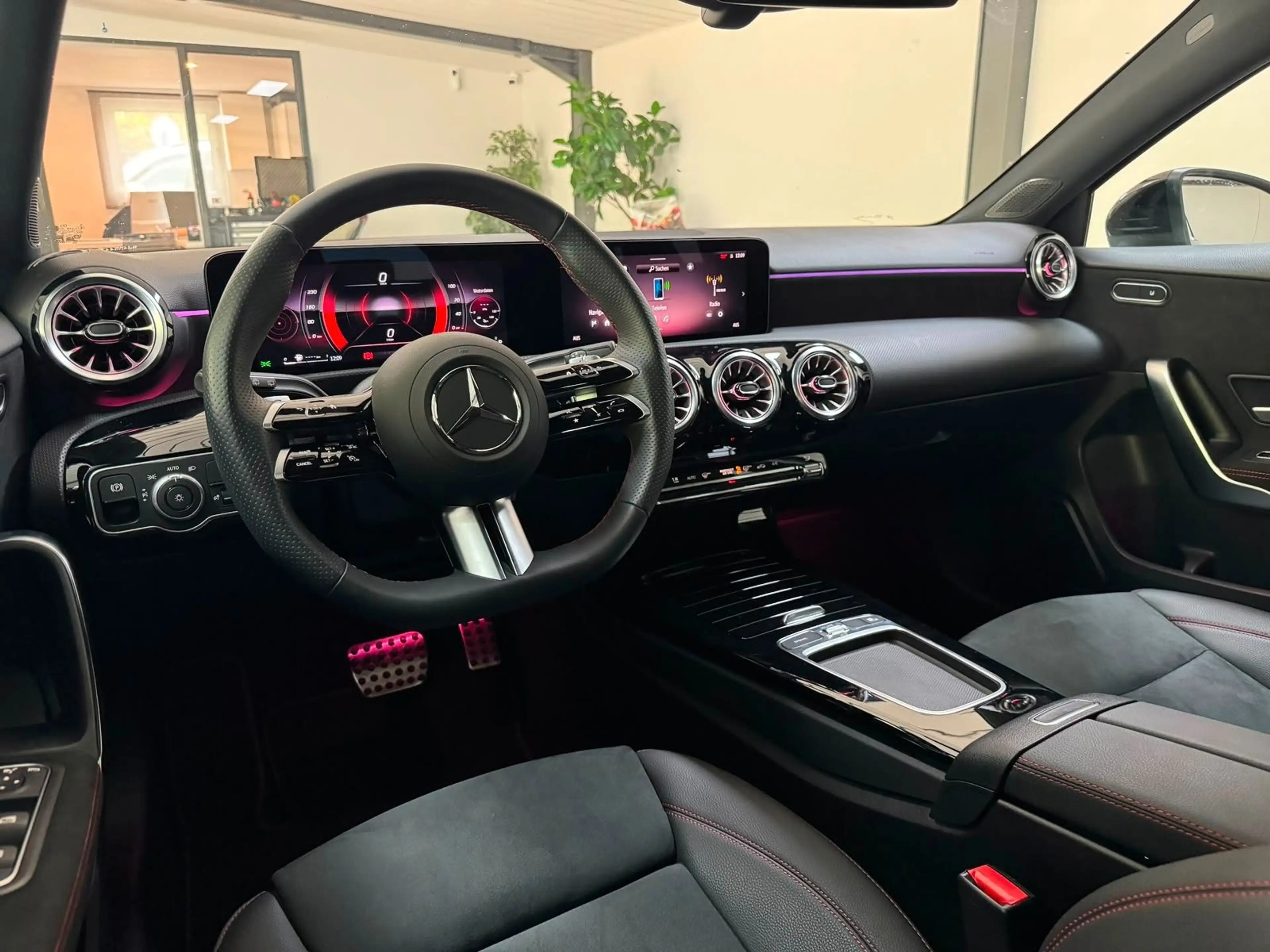 Mercedes-Benz A 180 AMG*WENIG-KM*Advanced Plus*MBUX* — photo 14