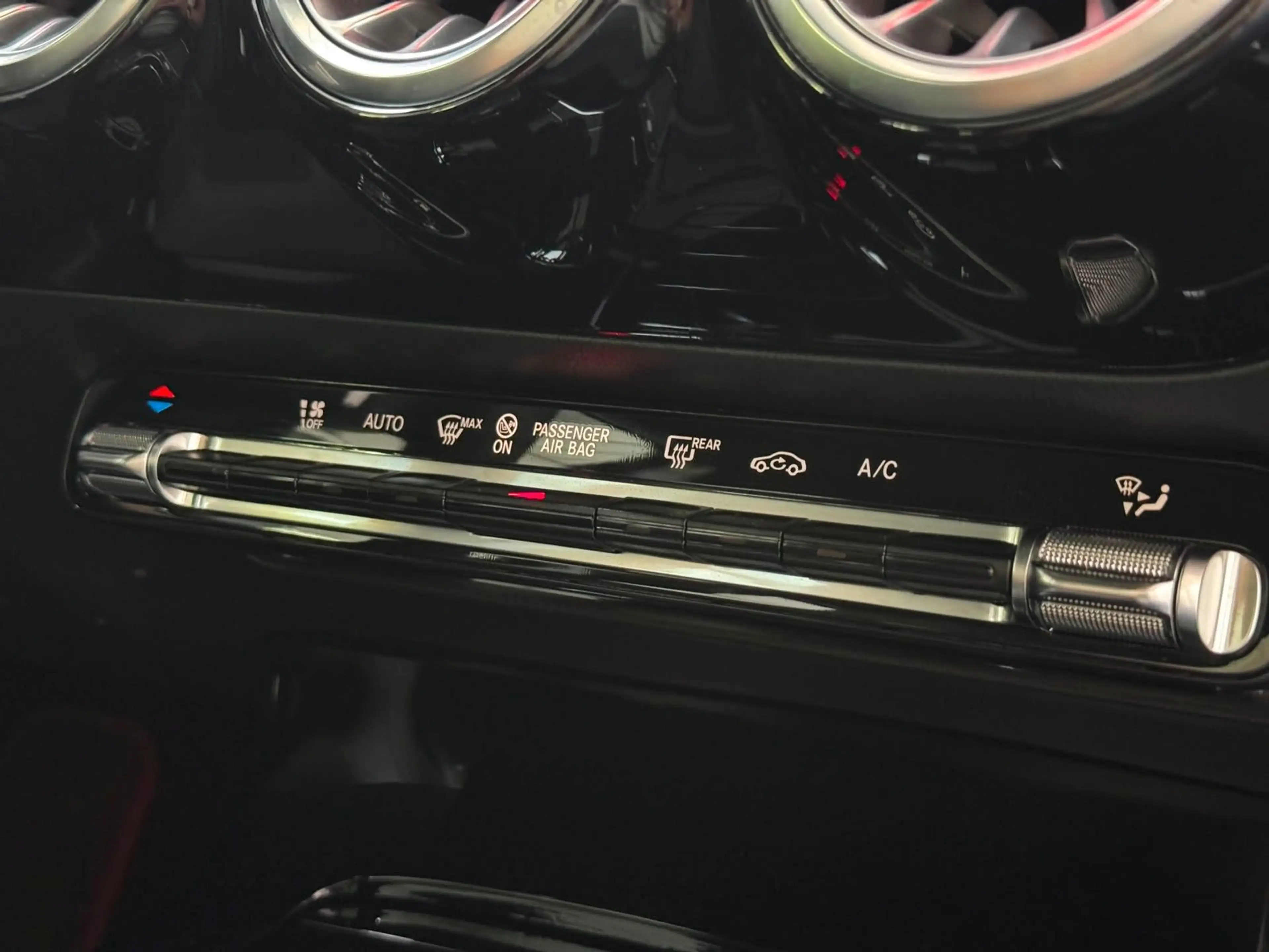 Mercedes-Benz A 180 AMG*WENIG-KM*Advanced Plus*MBUX* — photo 29
