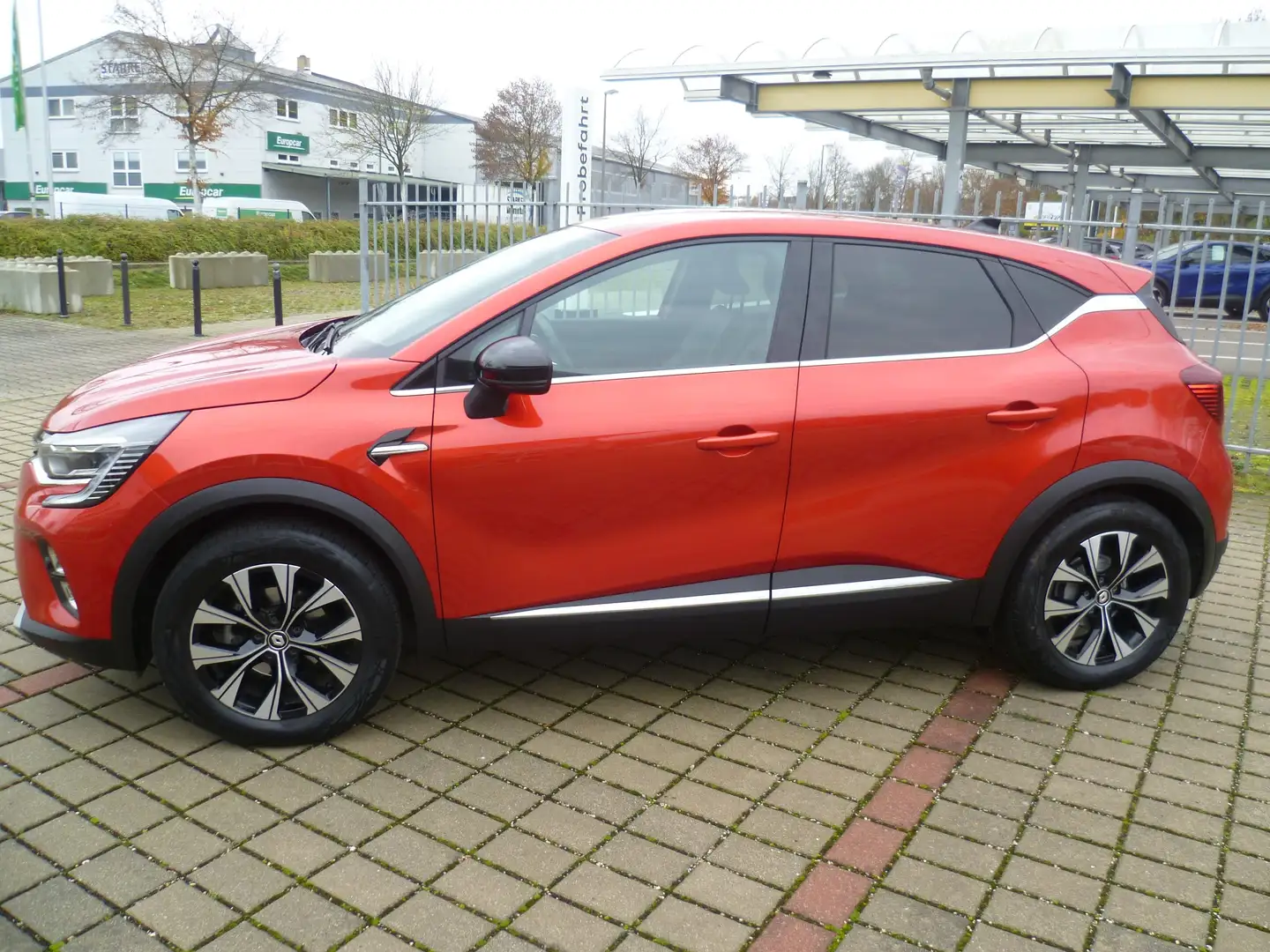 Renault Captur TCe Mild Hybrid 140 GPF TECHNO Rot - 2