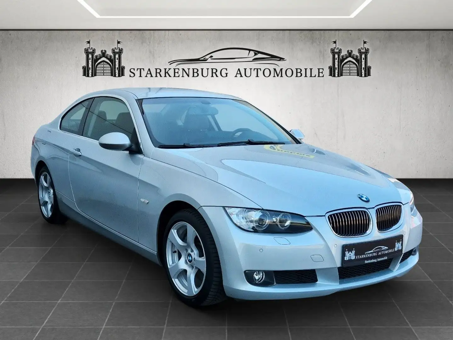 BMW 325 i xDrive Coupe/1.Hand/Carplay/Xenon/Navi Argent - 1