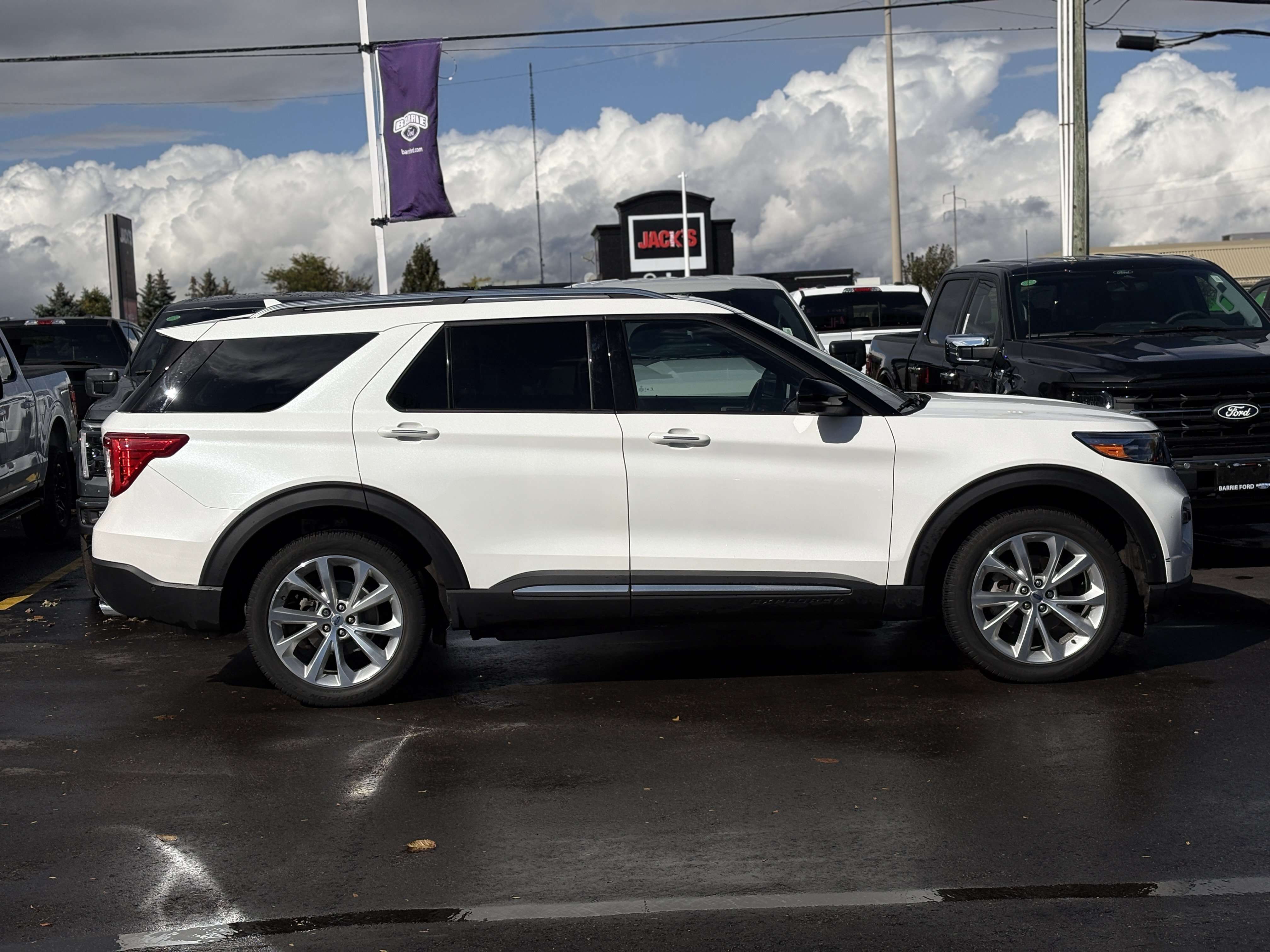 2023 Ford Explorer