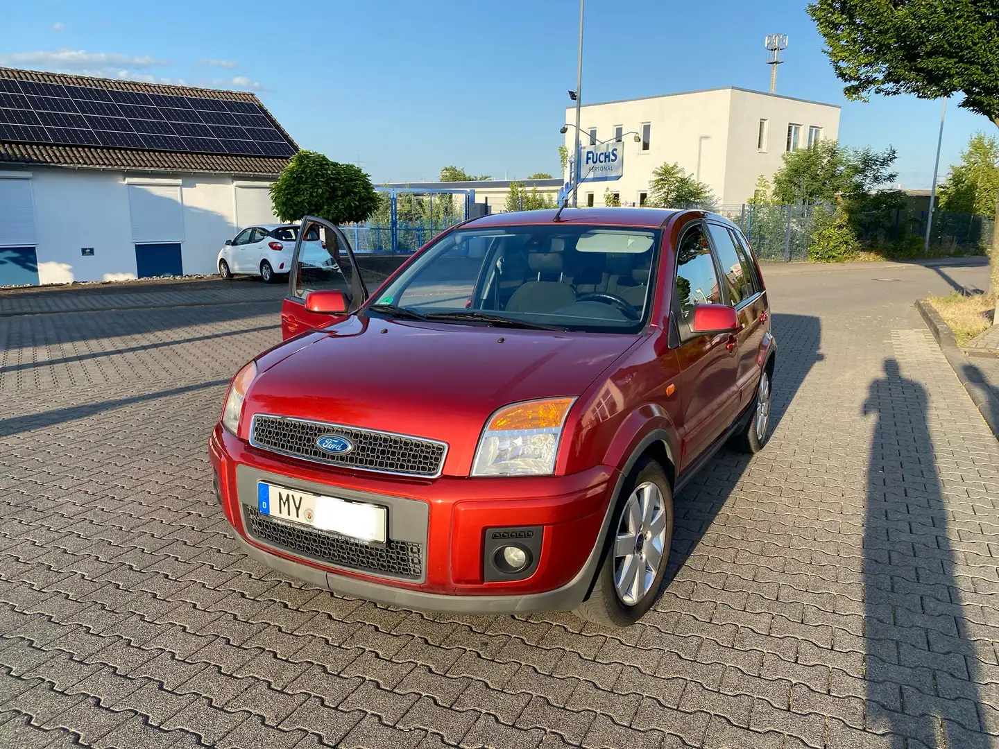 Ford Fusion Plus Rot - 2