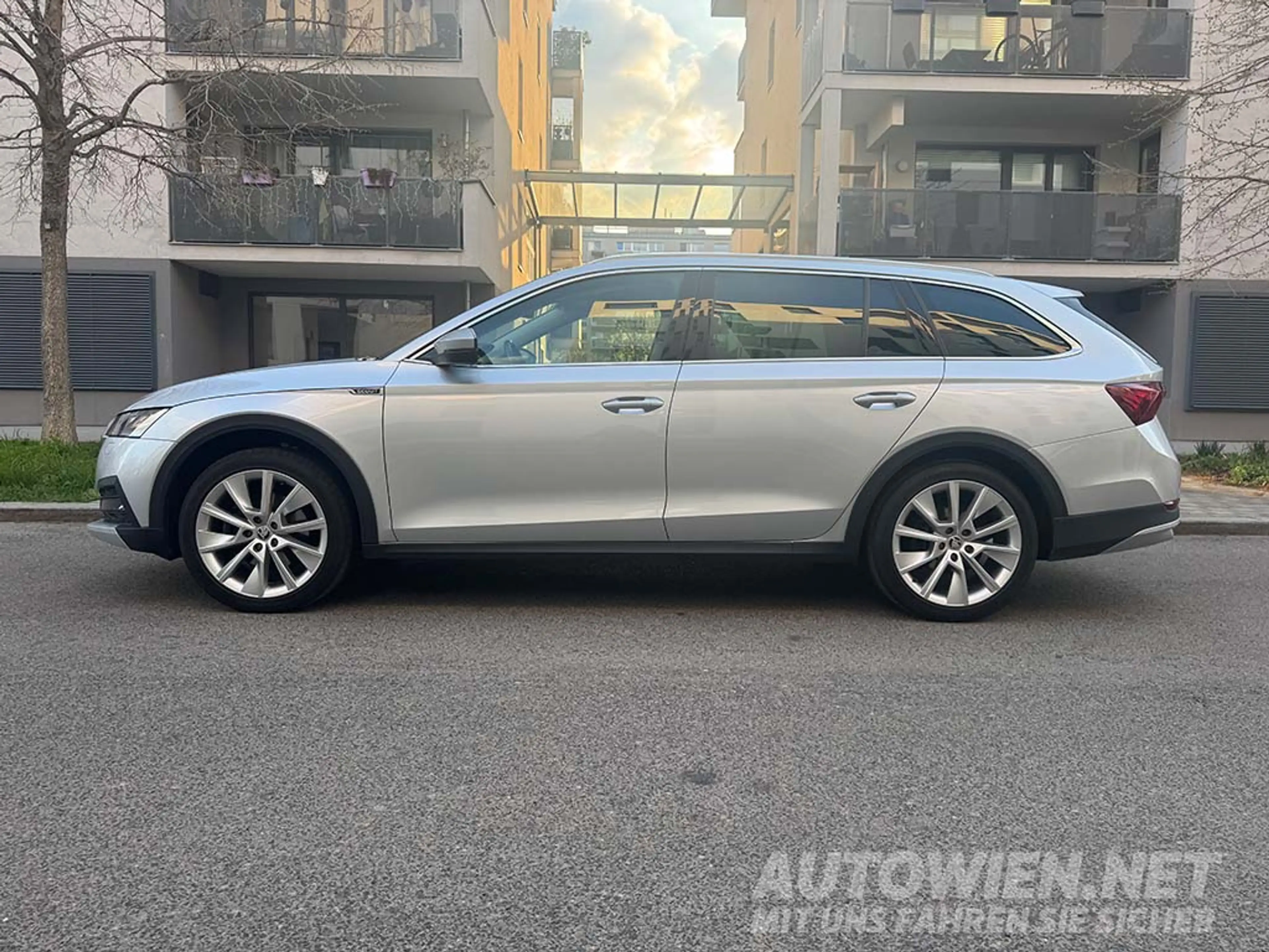 Skoda Octavia SCOUT 2,0 TDI 4x4 DSG | MATRIX LED | KAMERA — photo 4