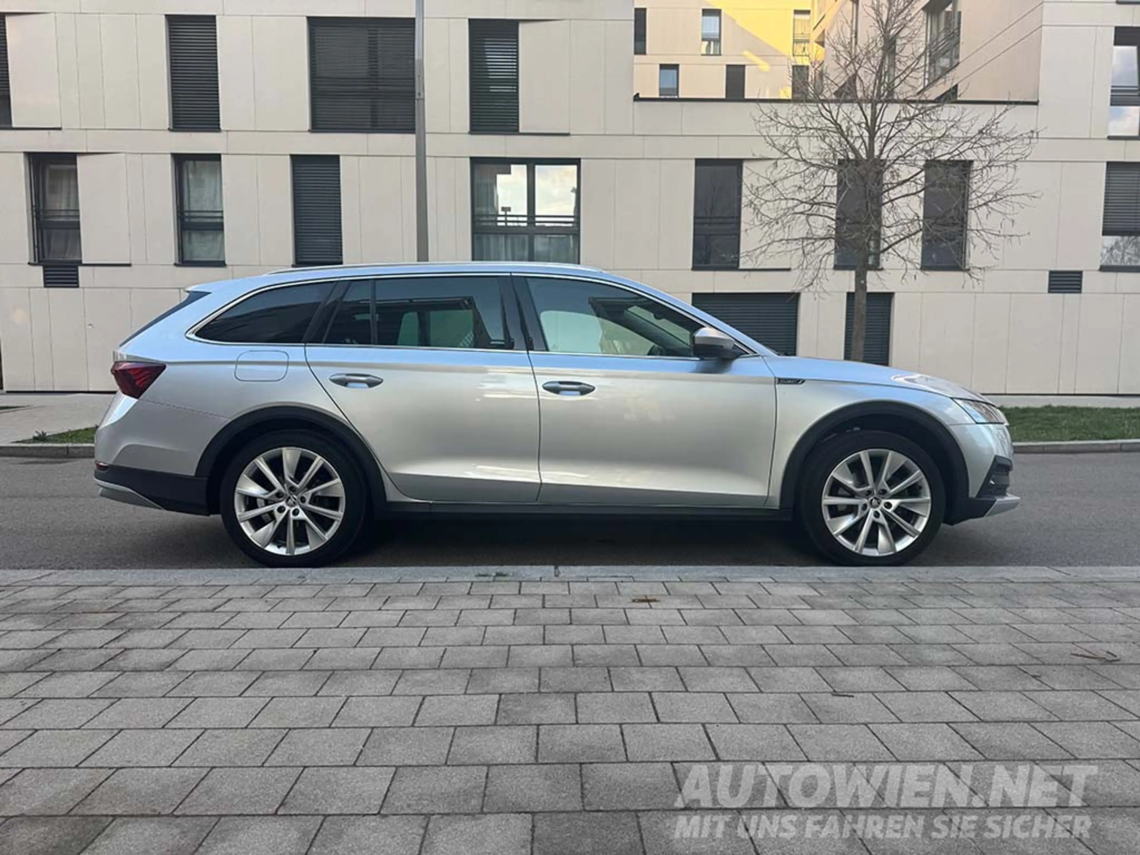 Skoda Octavia SCOUT 2,0 TDI 4x4 DSG | MATRIX LED | KAMERA — photo 3
