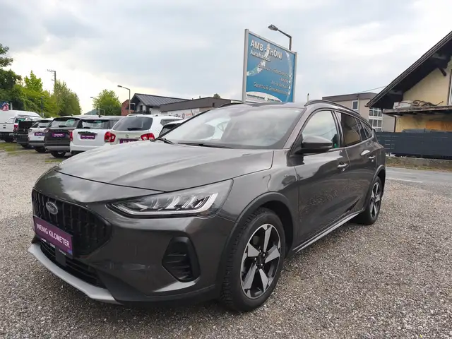 Ford Focus view 2