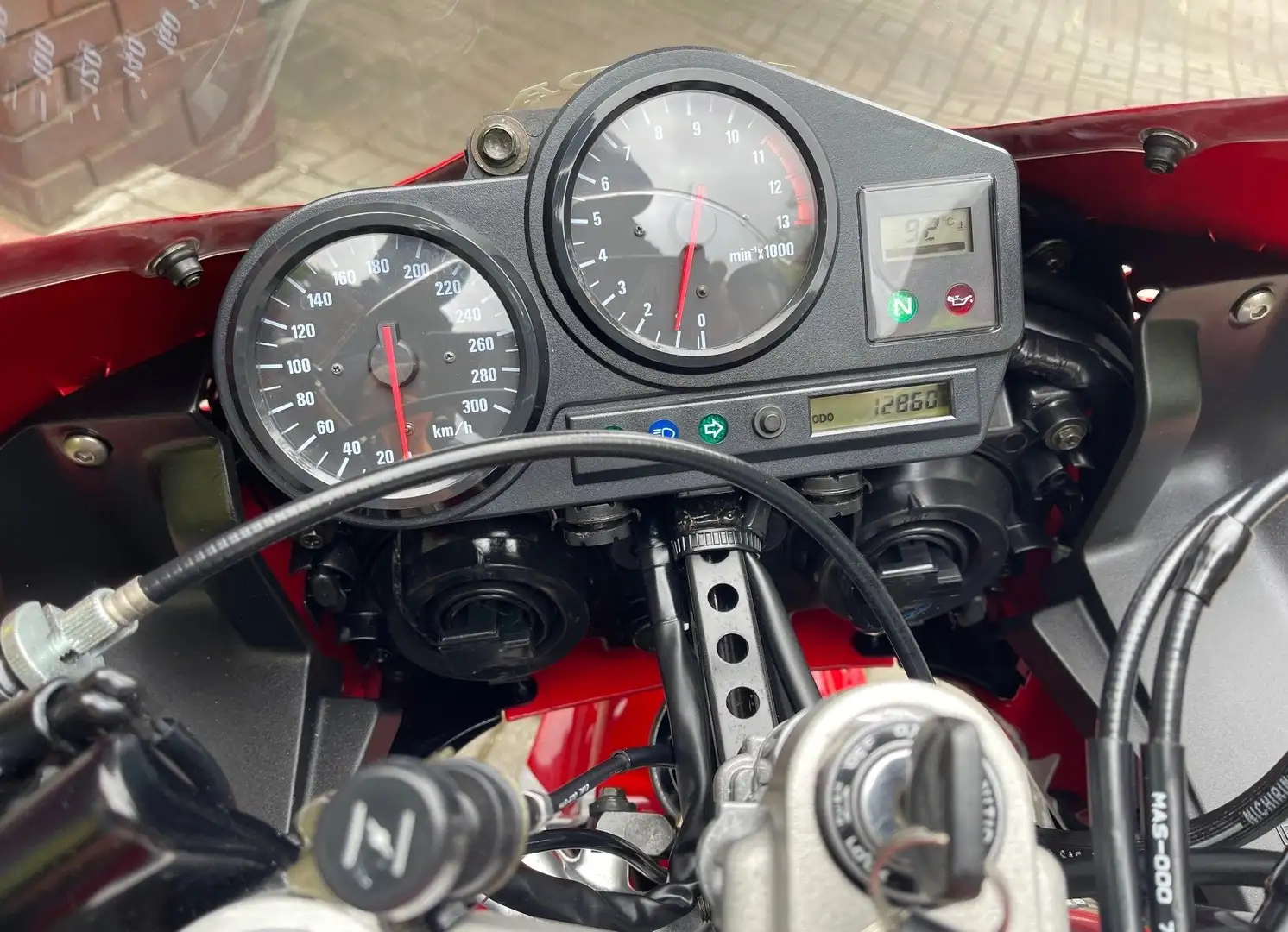 Honda CBR 900 SC 33 Rot - 2