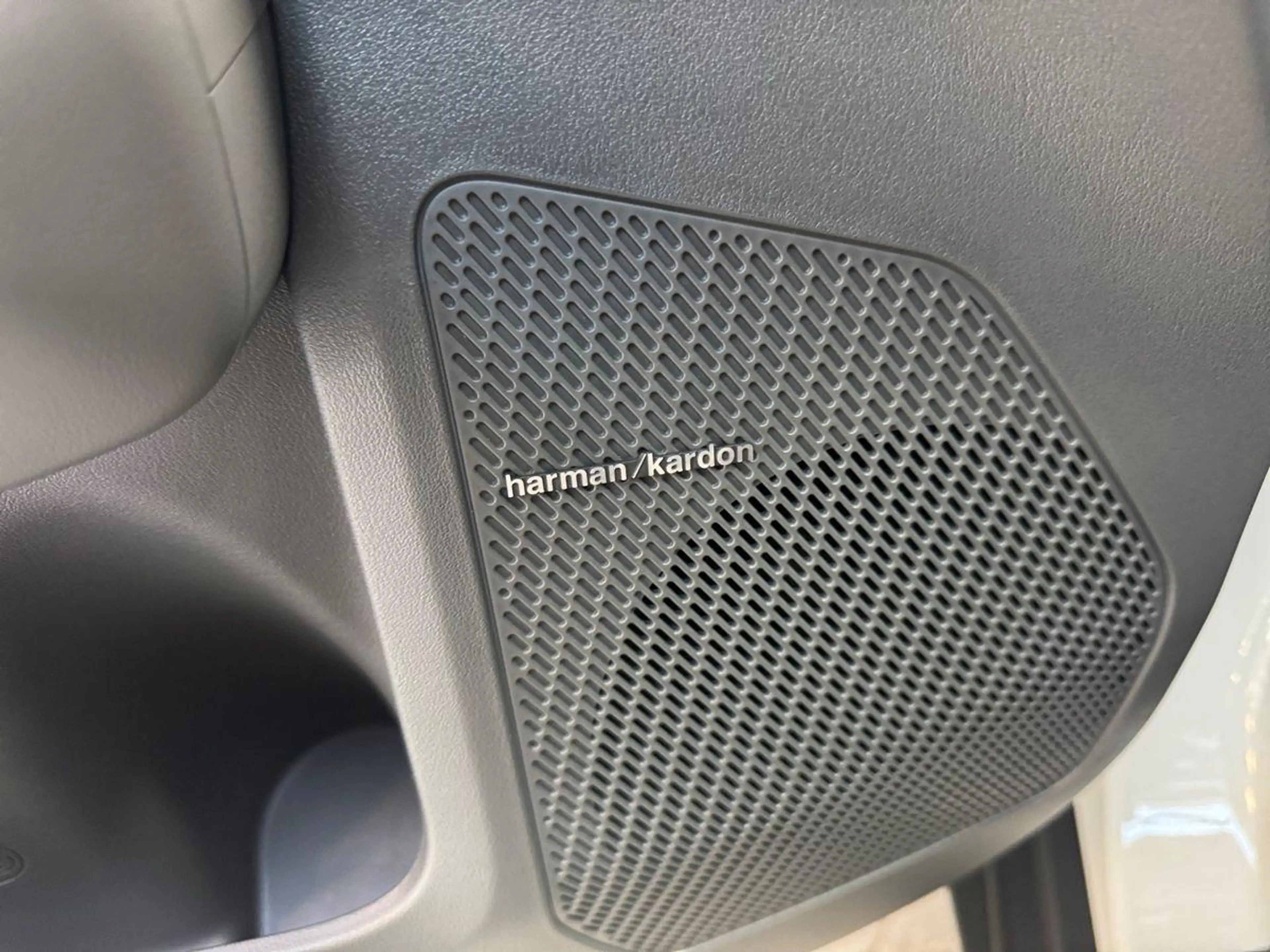 Kia EV3 Earth 81,4 KW/h Vollausstattung! — photo 17