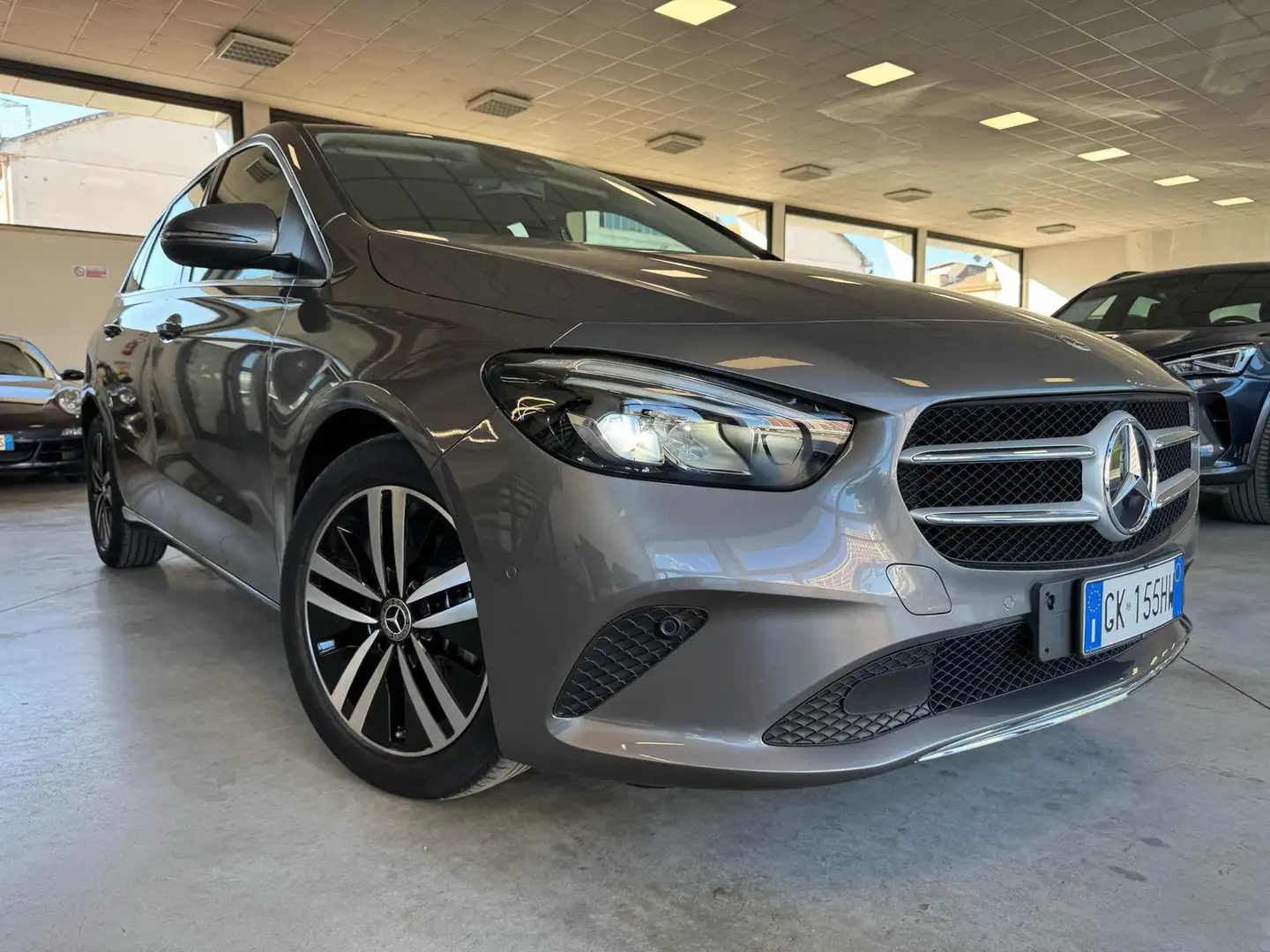 Mercedes-Benz B 180 d Automatic Sport Plus Grau - 2
