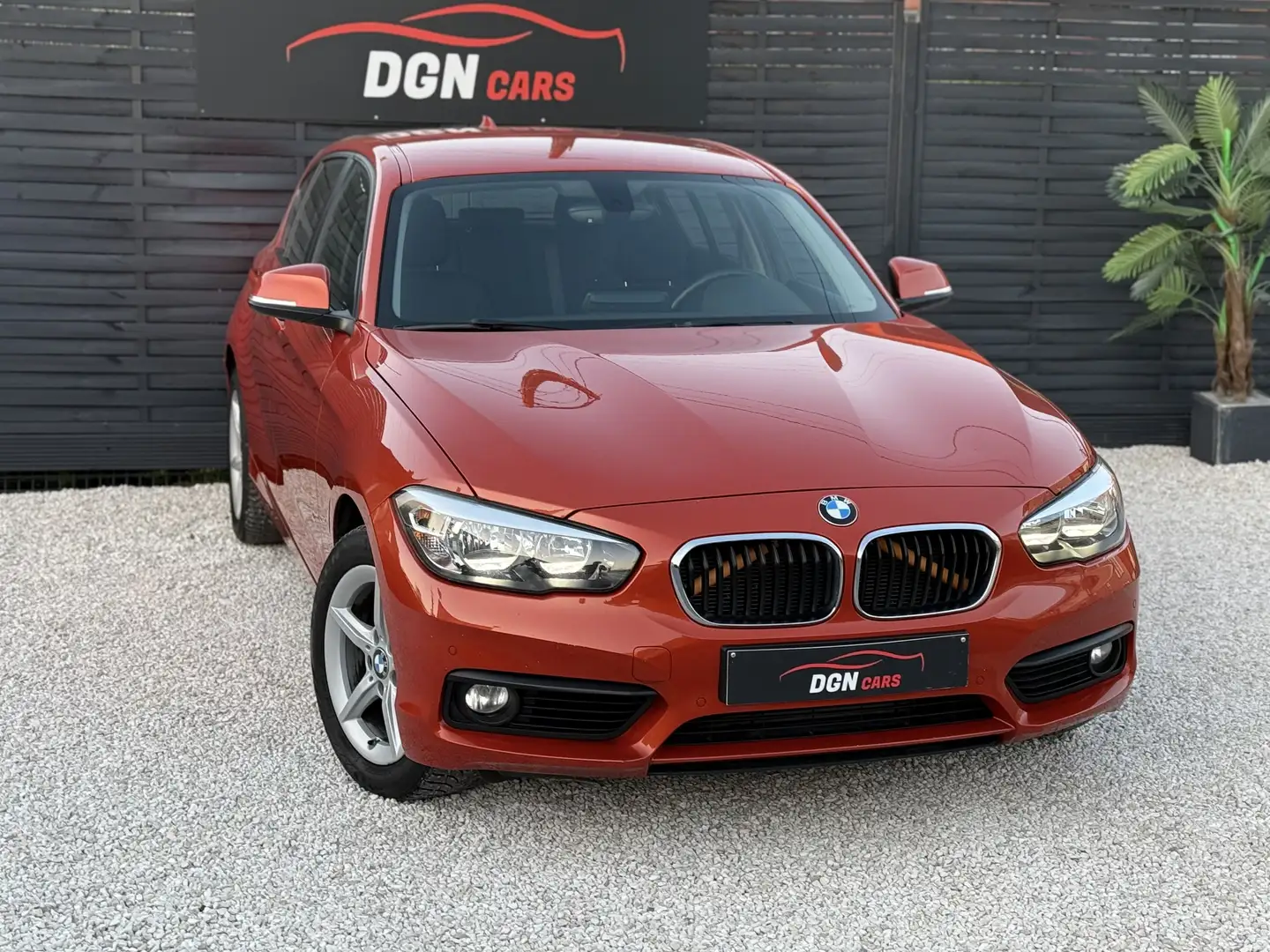 BMW 118 Orange - 2