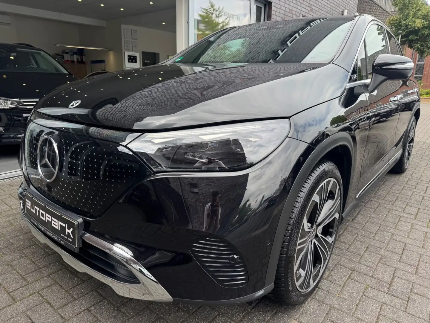 Mercedes-Benz EQE SUV EQE 350+ Premium°LM21° Garantie bis 2029 Noir - 1