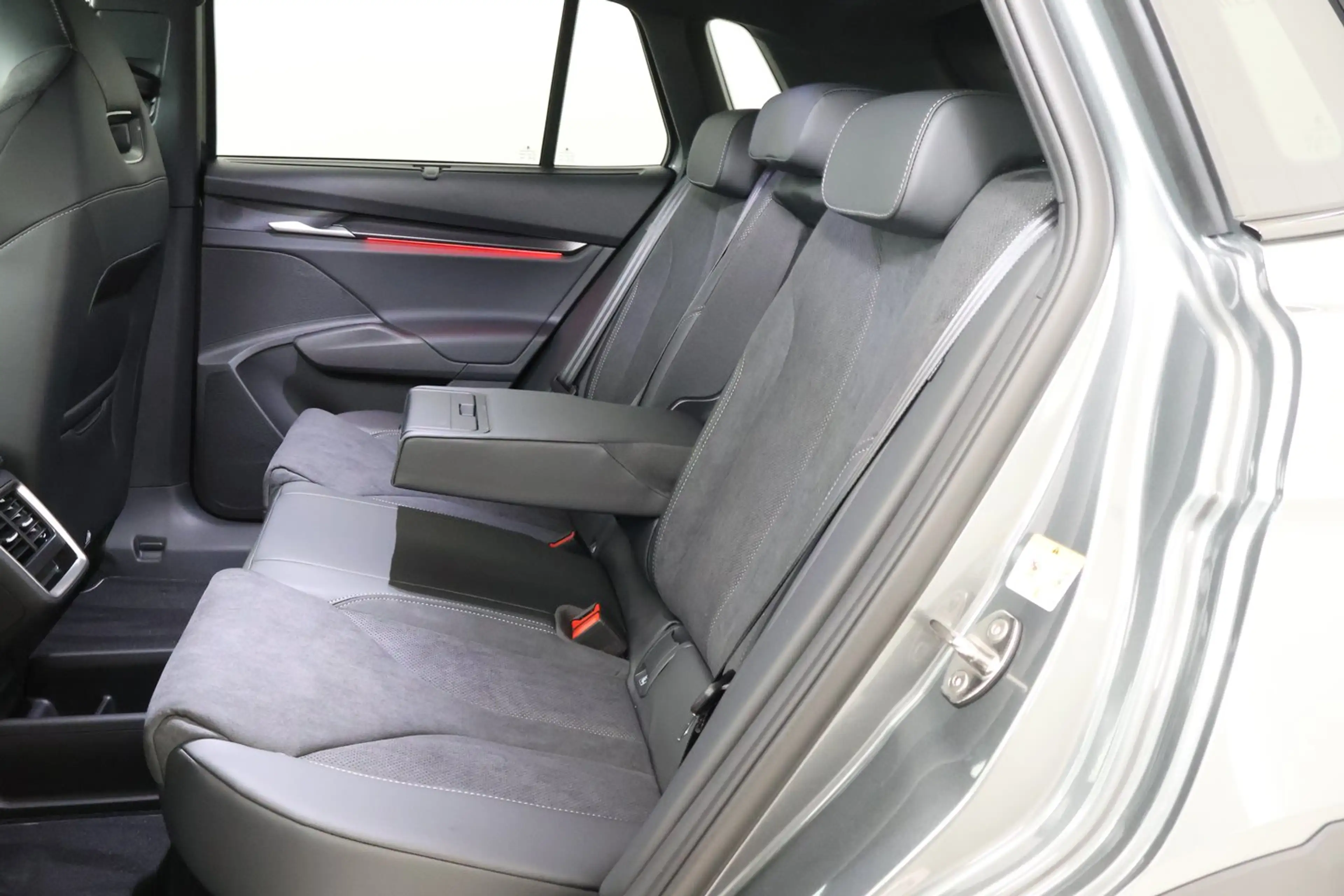 Skoda Elroq Sportline 85 — photo 12