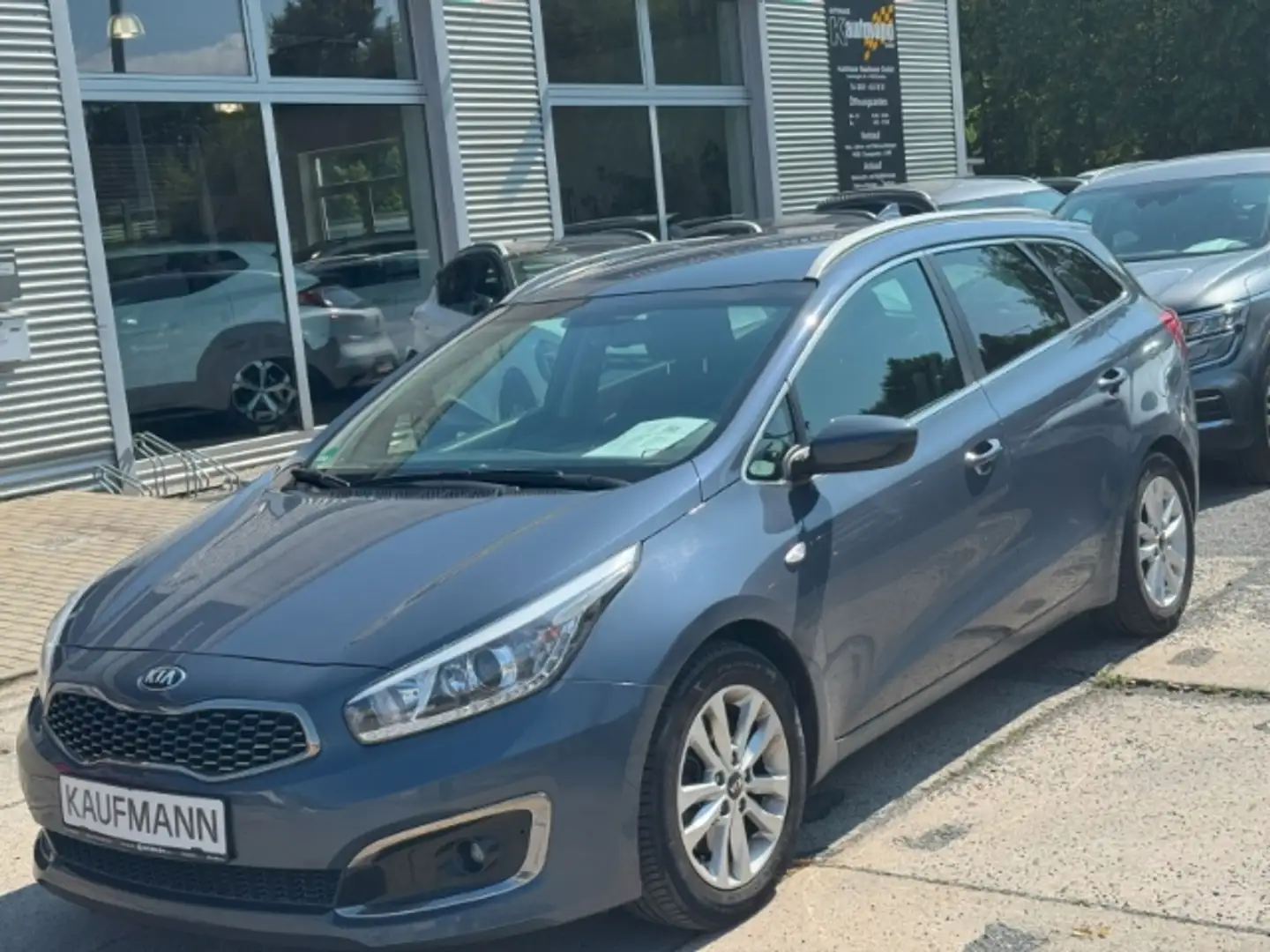 Kia Ceed SW / cee'd SW Sportswagon Dream Team 1.4 CVVT Bleu - 1