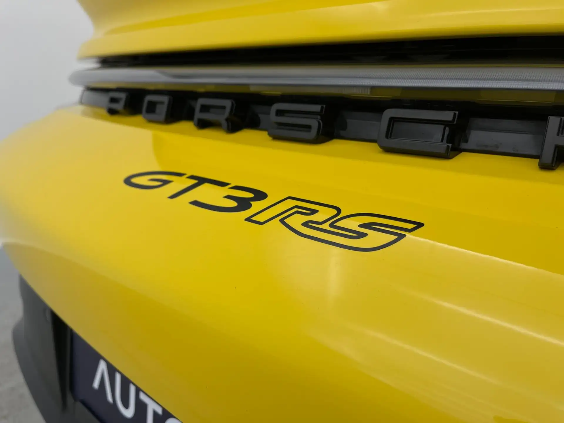 포르쉐 911 GT3 RS 2023 노랑 사진 7