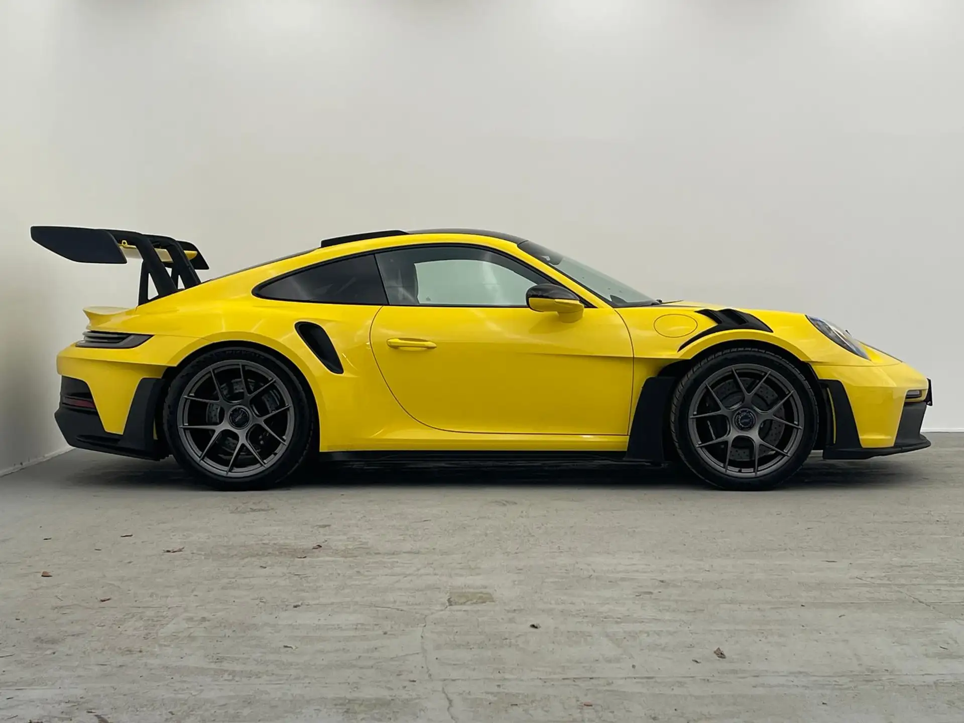 포르쉐 911 GT3 RS 2023 노랑 사진 5