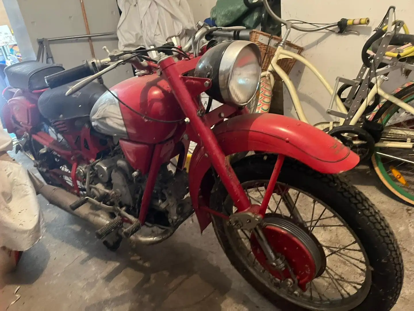 Moto Guzzi Airone Rosso - 1