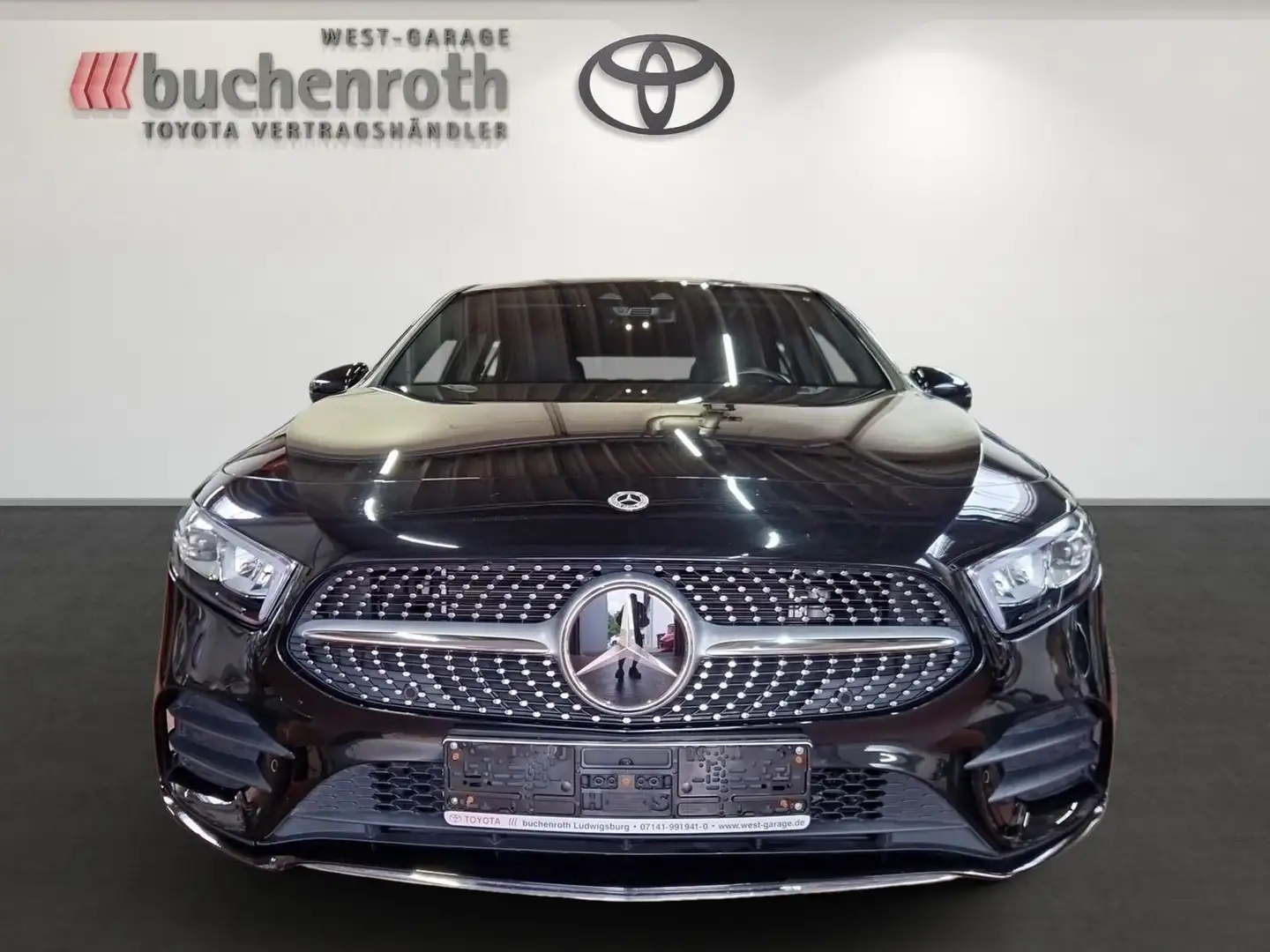 Mercedes-Benz A 250 e AMG-Line Zwart - 2
