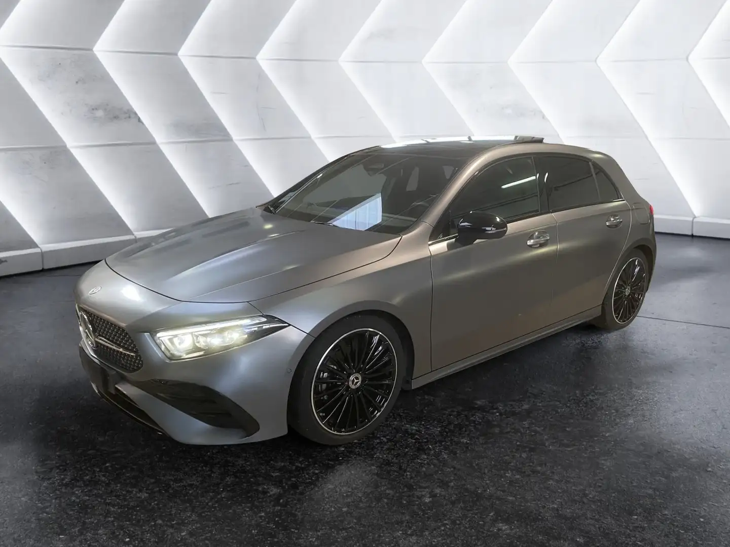 Mercedes-Benz A 180 A 180 d Automatic AMG Line Premium Grigio - 1