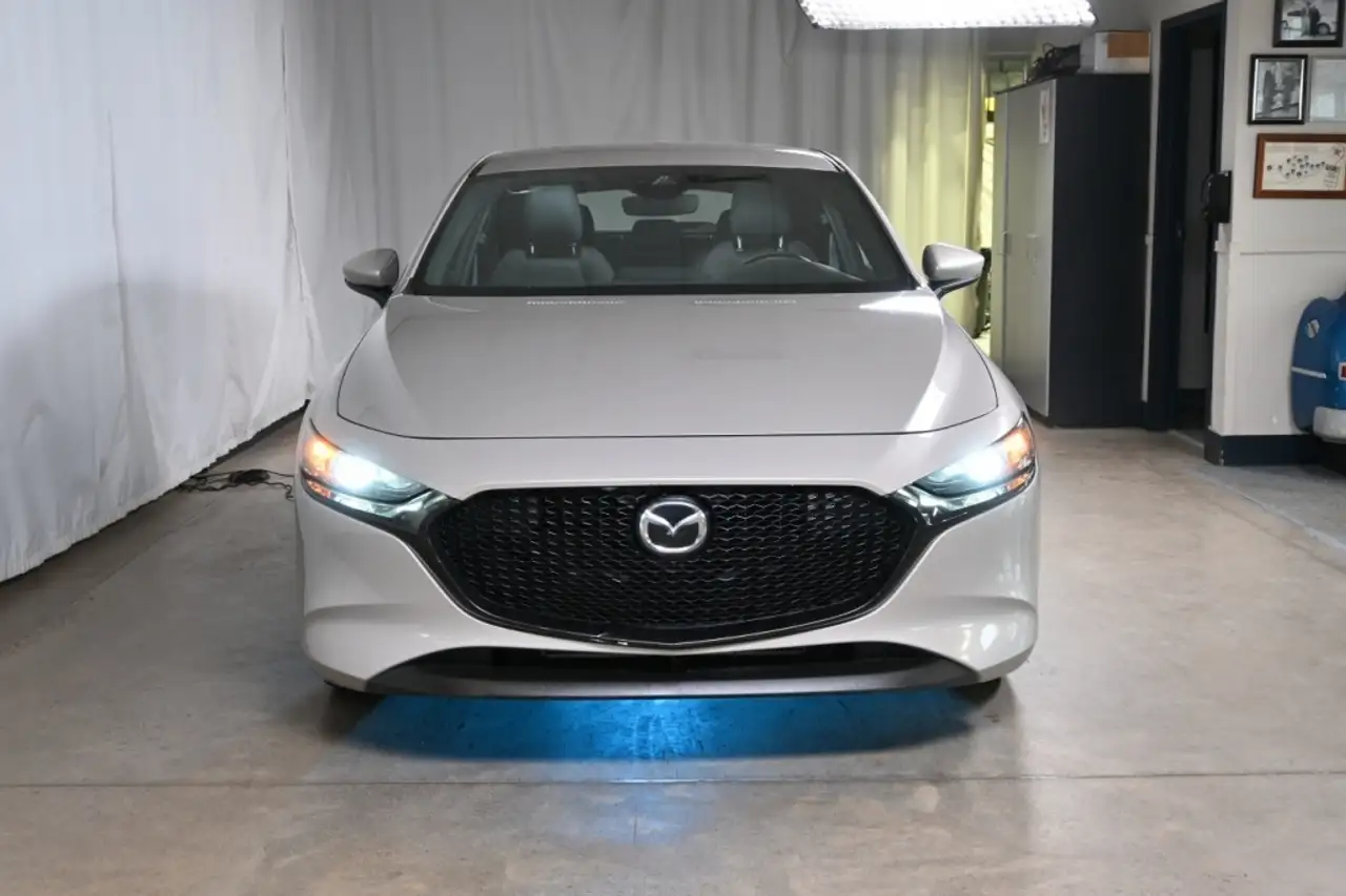 Mazda 3 снимка Mazda 3