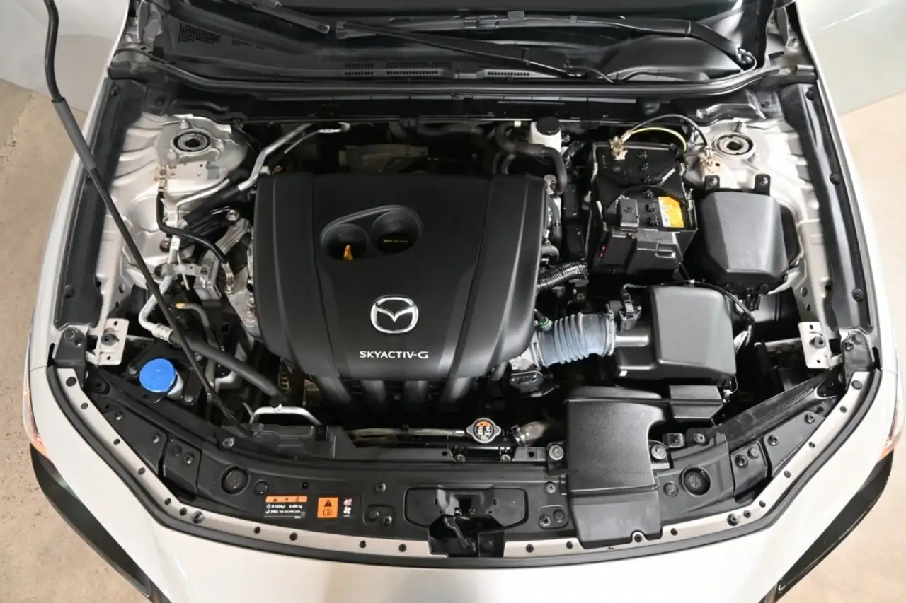 Mazda 3 снимка Mazda 3