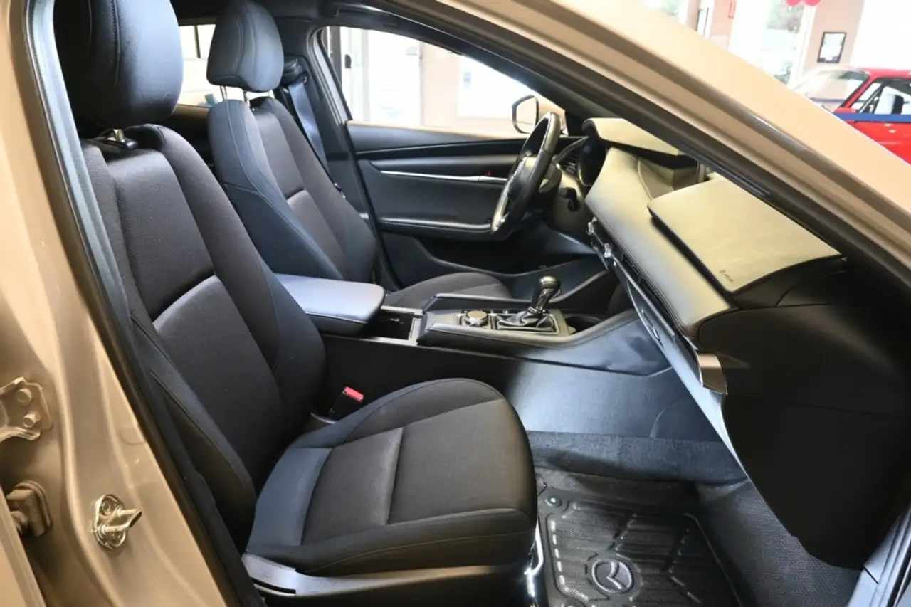Mazda 3 снимка Mazda 3