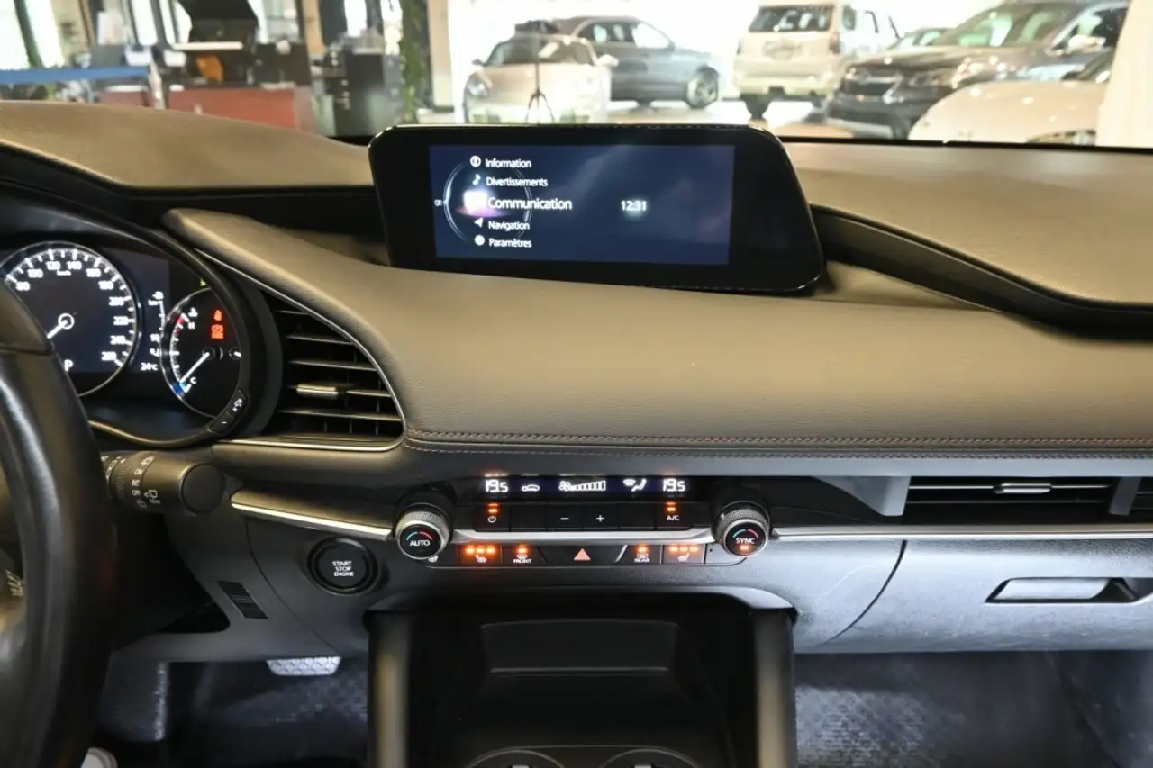 Mazda 3 снимка Mazda 3