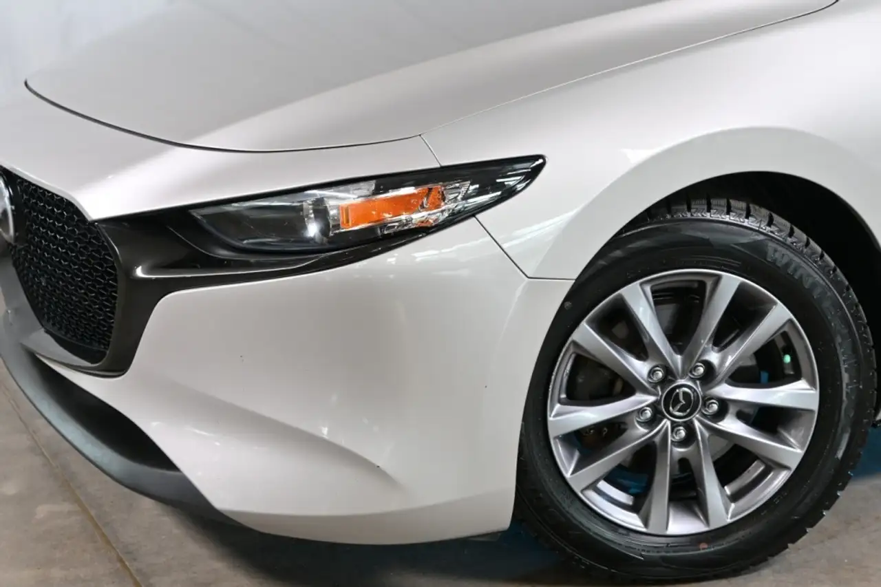 Mazda 3 снимка Mazda 3