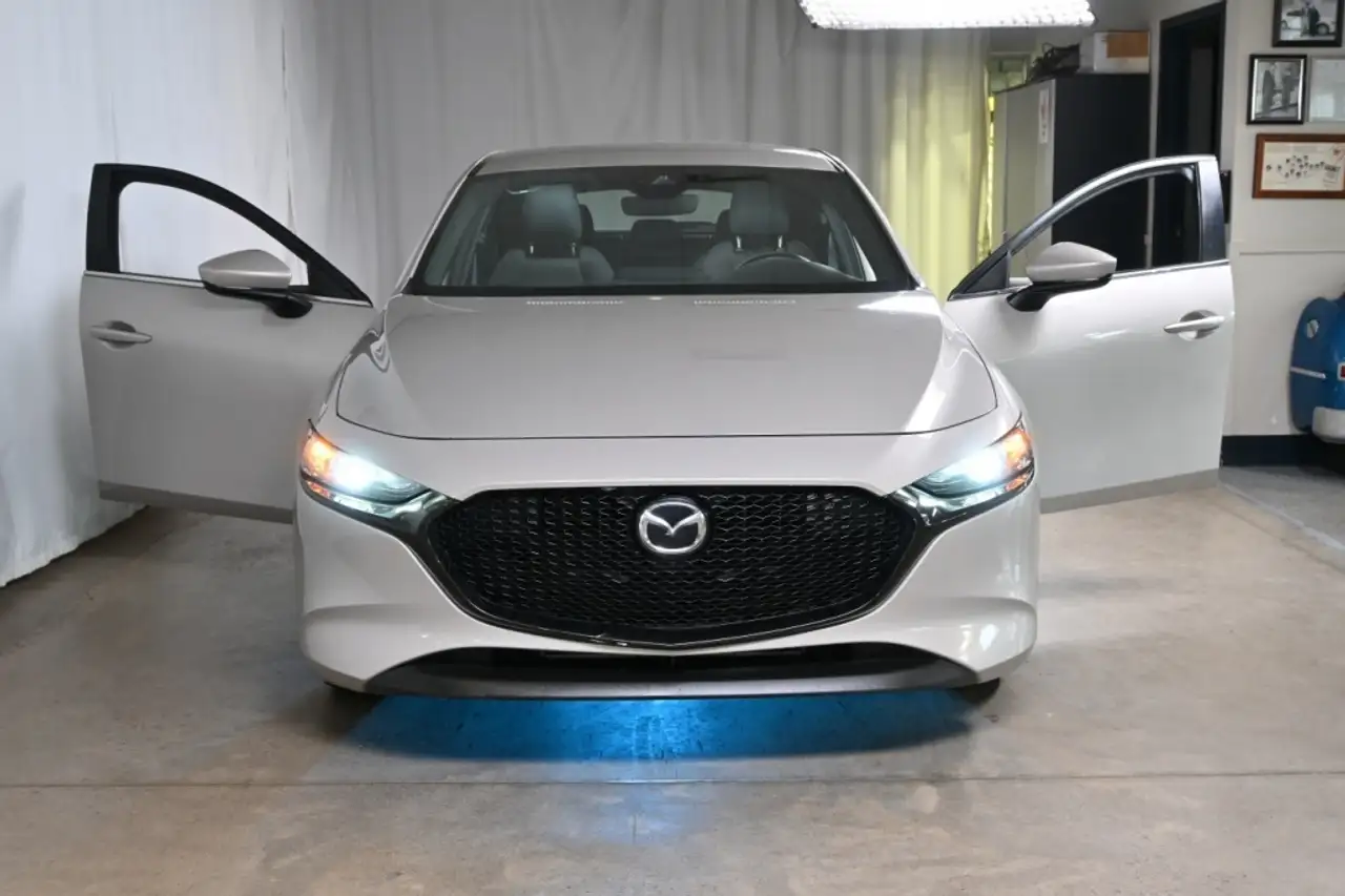 Mazda 3 снимка Mazda 3