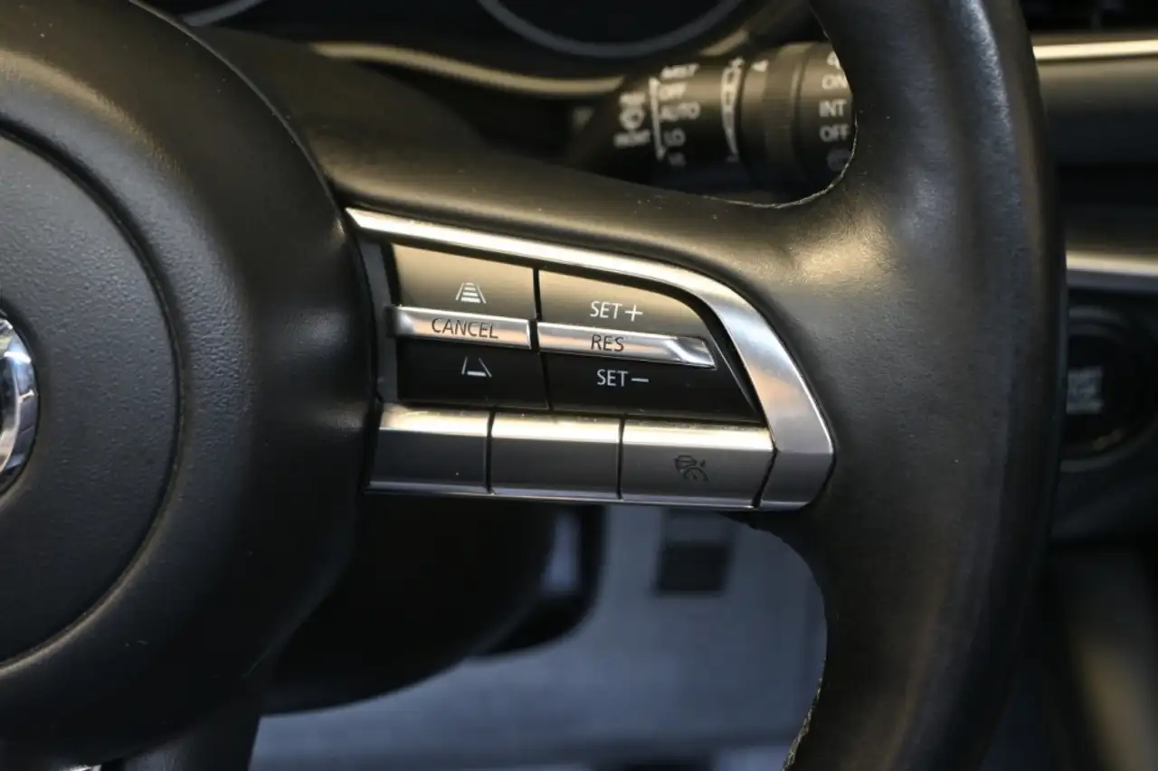 Mazda 3 снимка Mazda 3