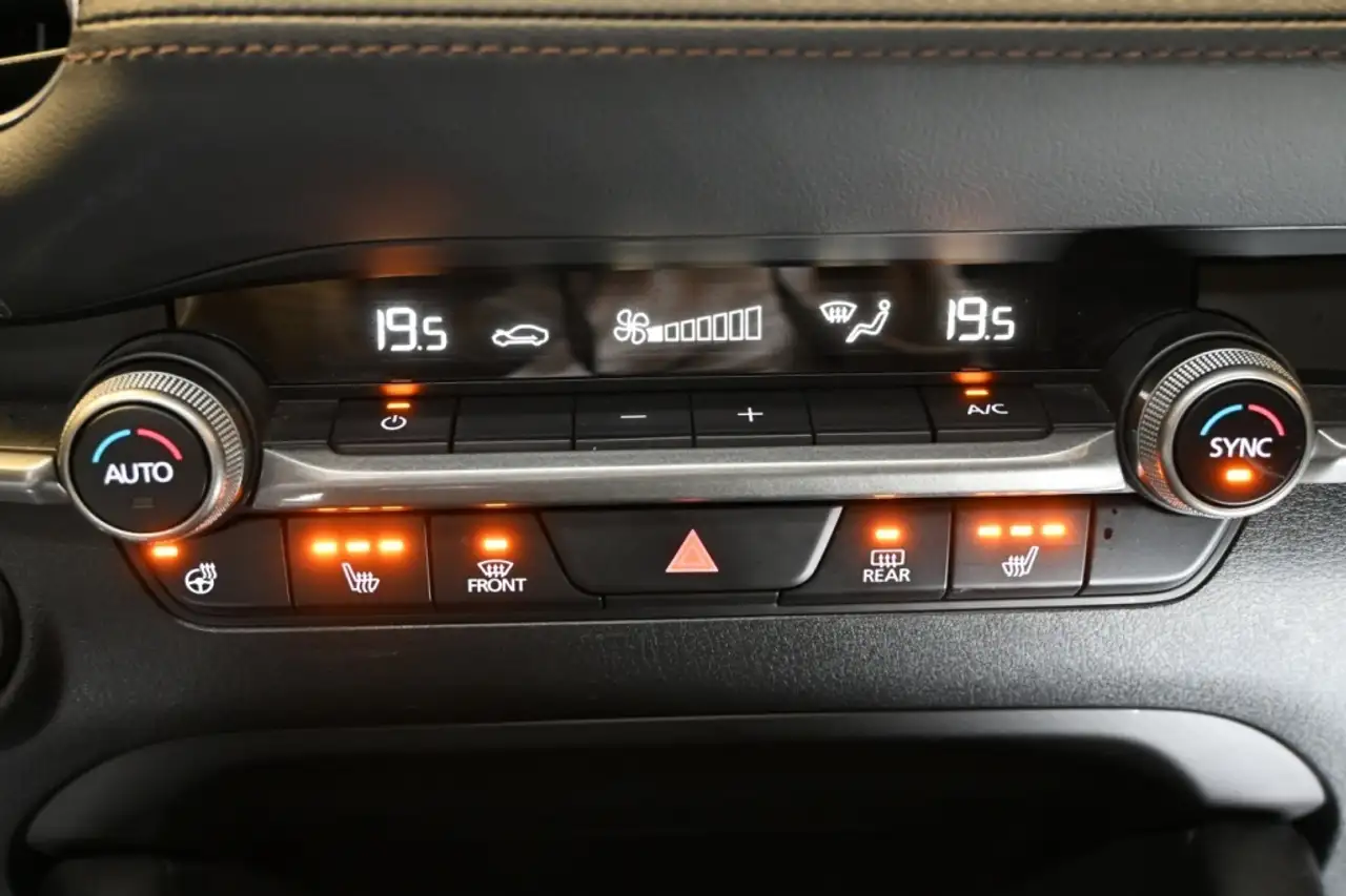 Mazda 3 снимка Mazda 3