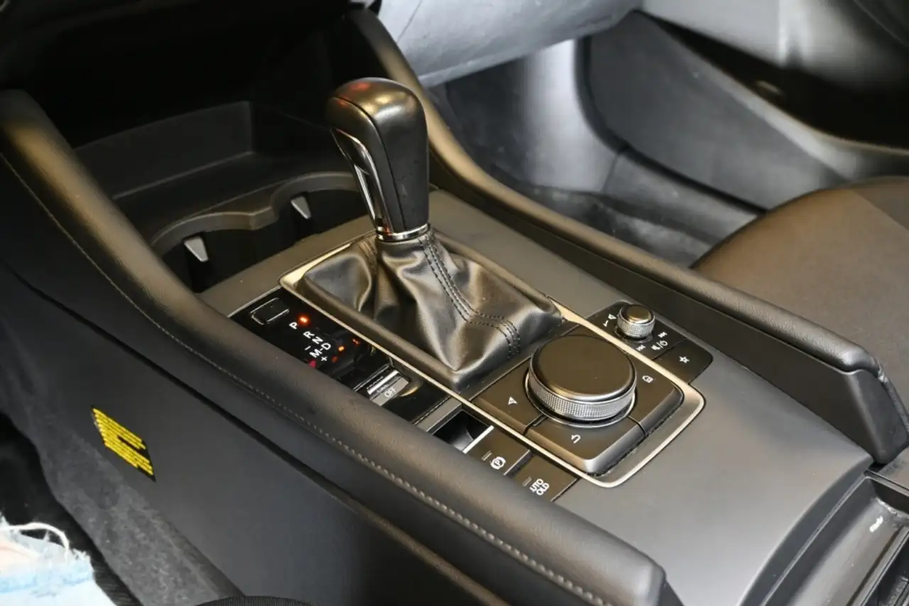 Mazda 3 снимка Mazda 3