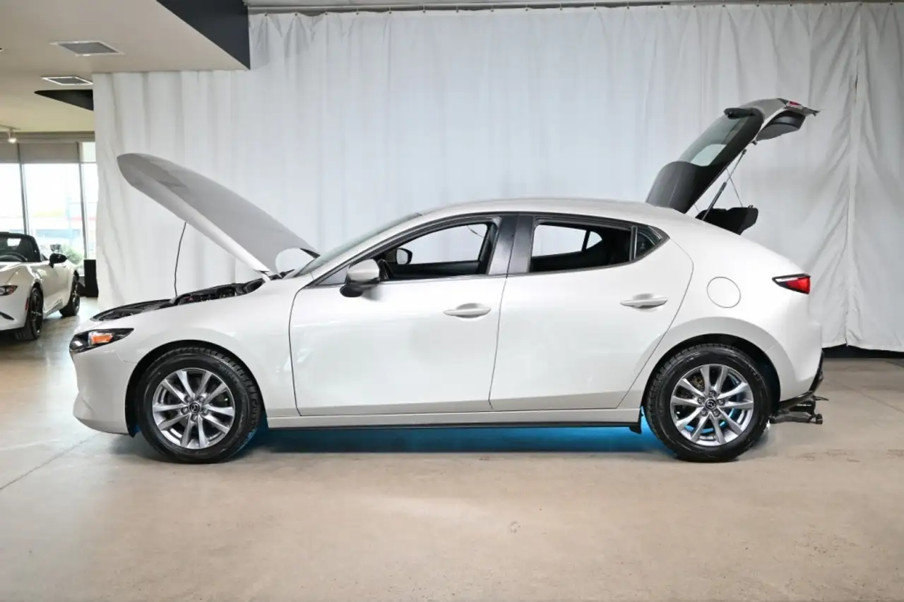 Mazda 3 снимка Mazda 3