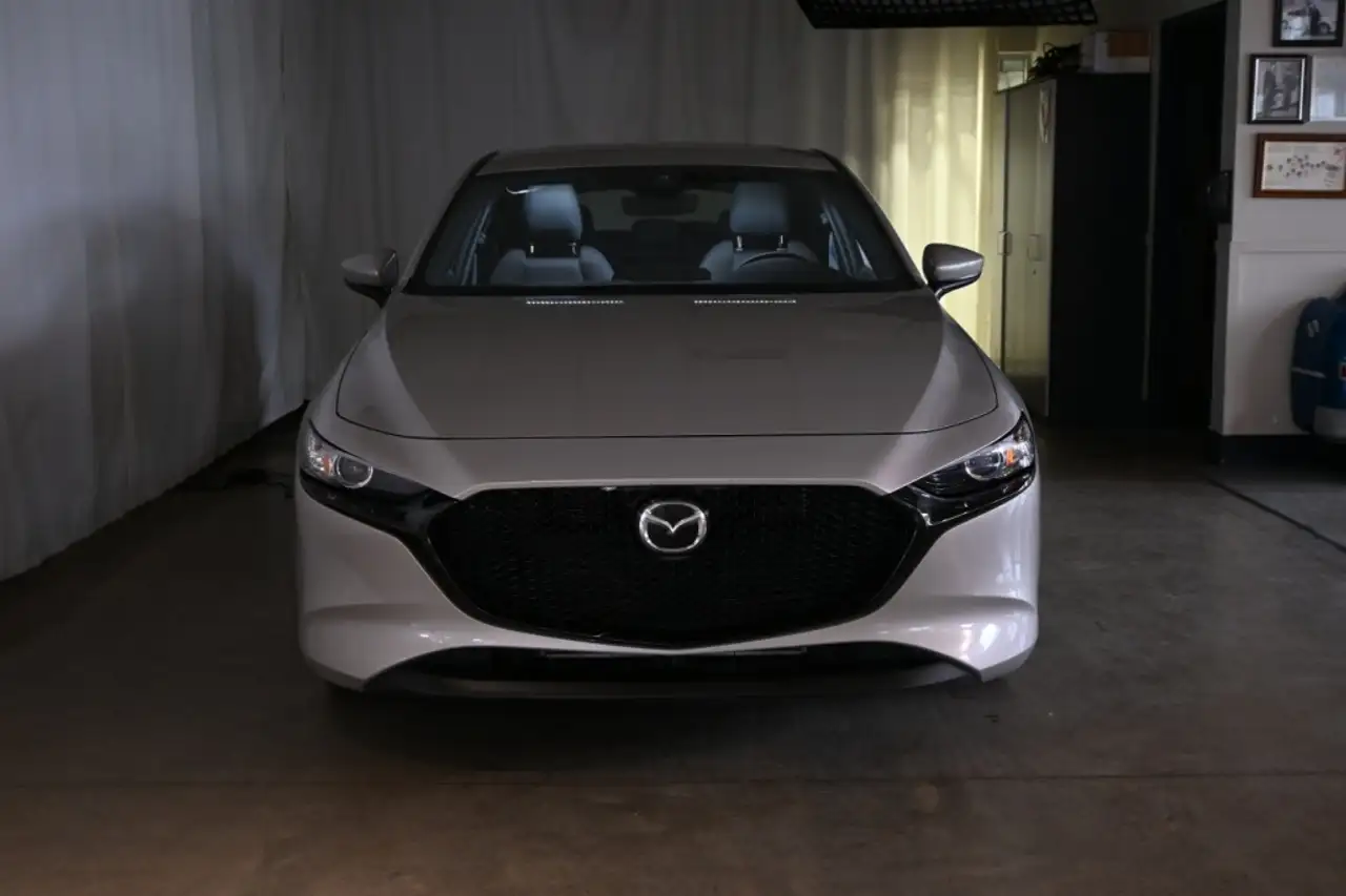 Mazda 3 снимка Mazda 3