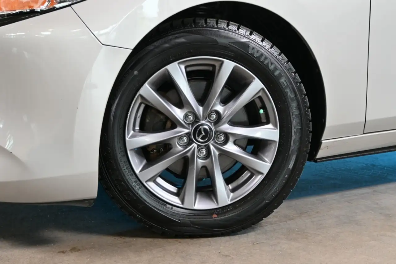 Mazda 3 снимка Mazda 3