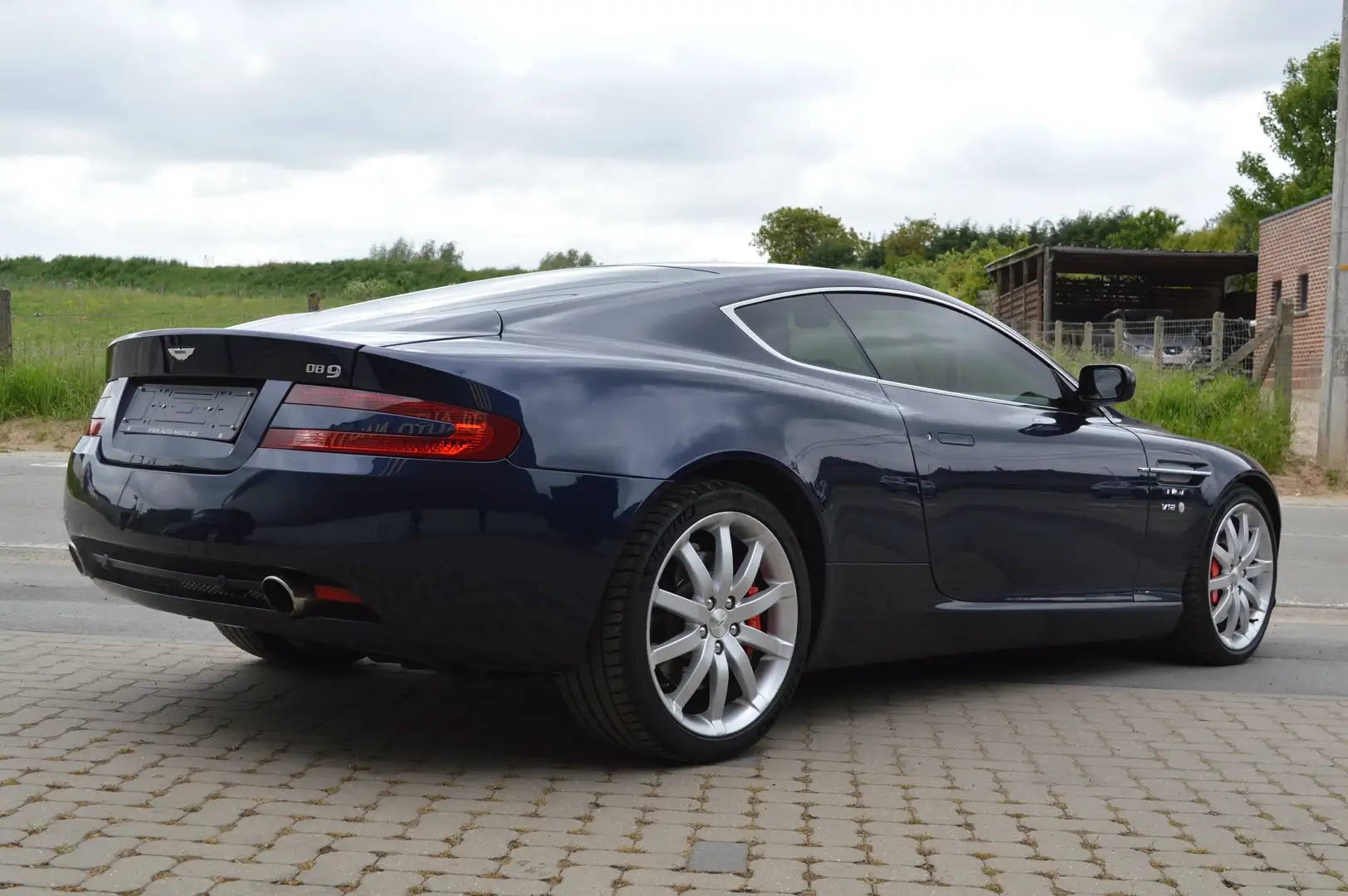 Aston Martin DB9 Coupé 5.9i V12 457 ch Suivi Aston Martin ! Bleu - 2