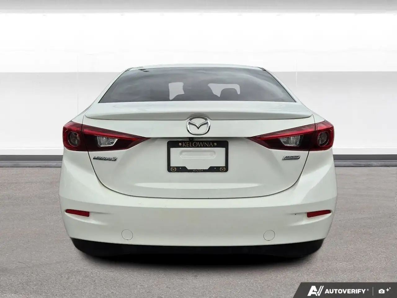 Mazda 3 снимка Mazda 3