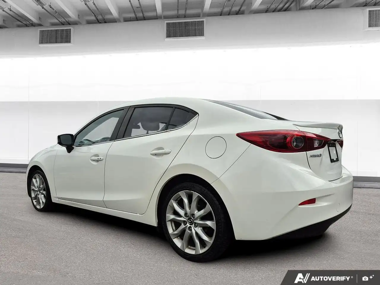 Mazda 3 снимка Mazda 3