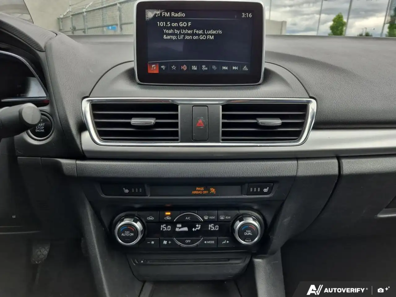 Mazda 3 снимка Mazda 3