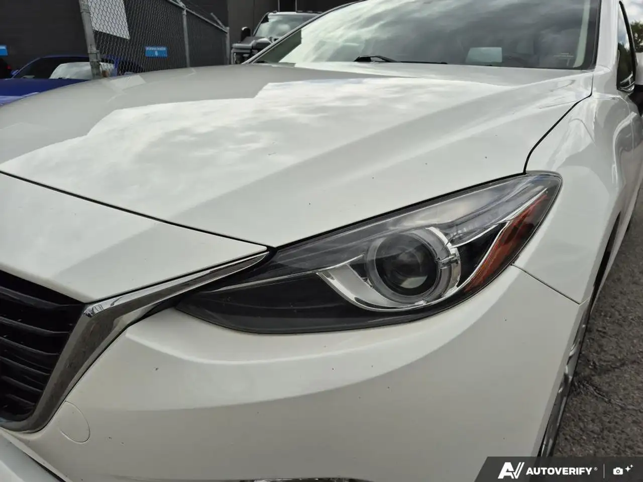 Mazda 3 снимка Mazda 3