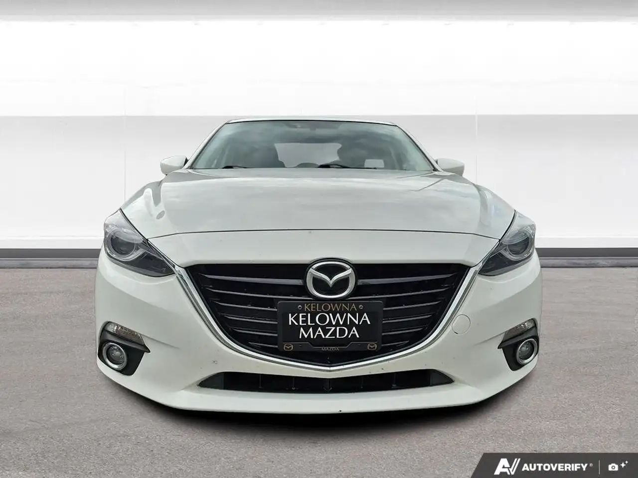 Mazda 3 снимка Mazda 3