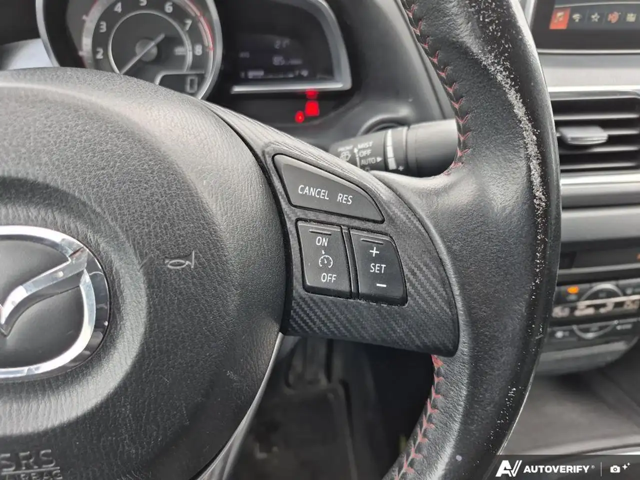 Mazda 3 снимка Mazda 3