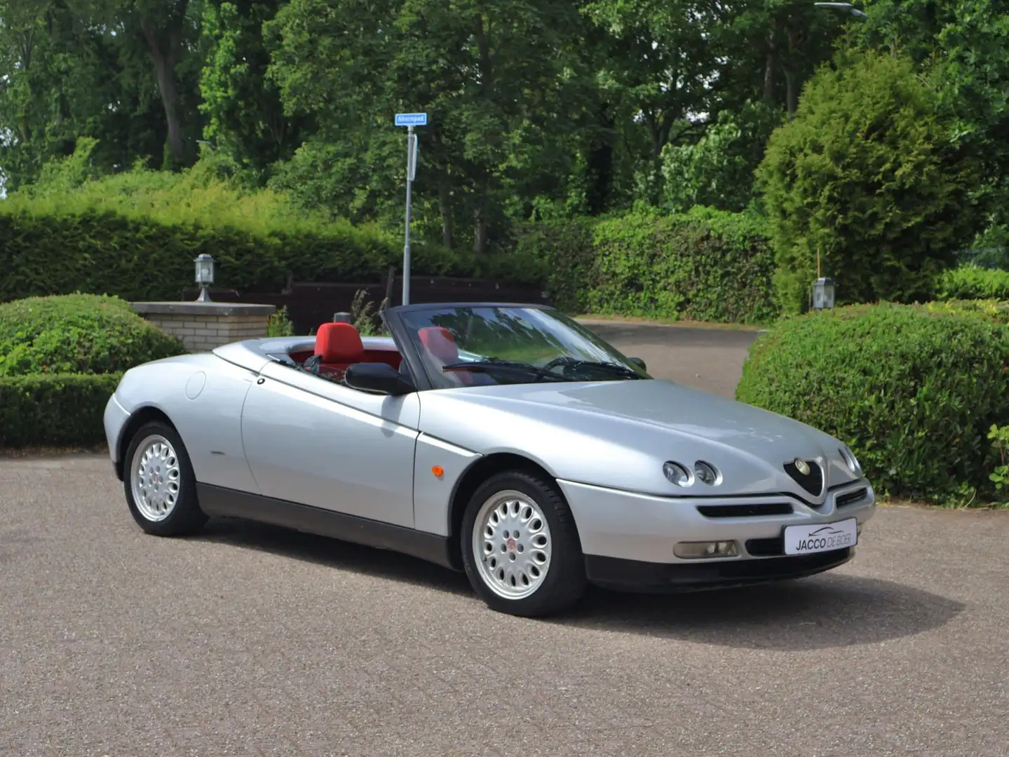 Alfa Romeo Spider 2.0-16V T.Spark Silber - 2