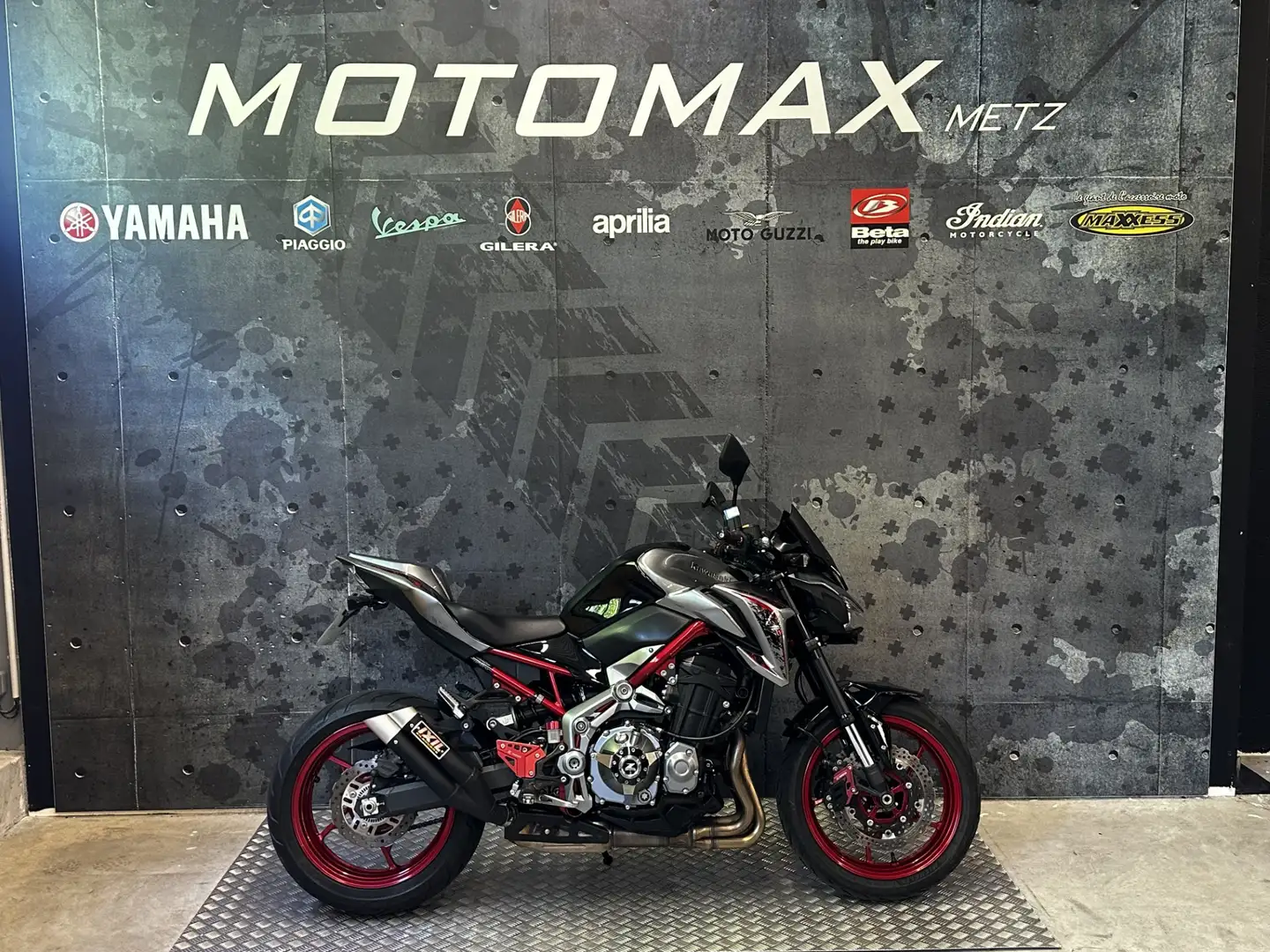 Kawasaki Z 900 Gris - 1