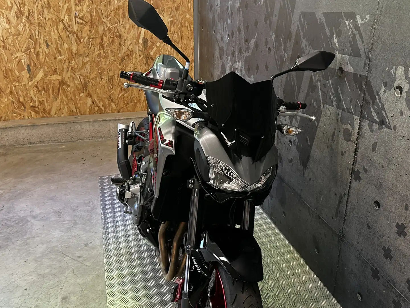 Kawasaki Z 900 Gris - 2